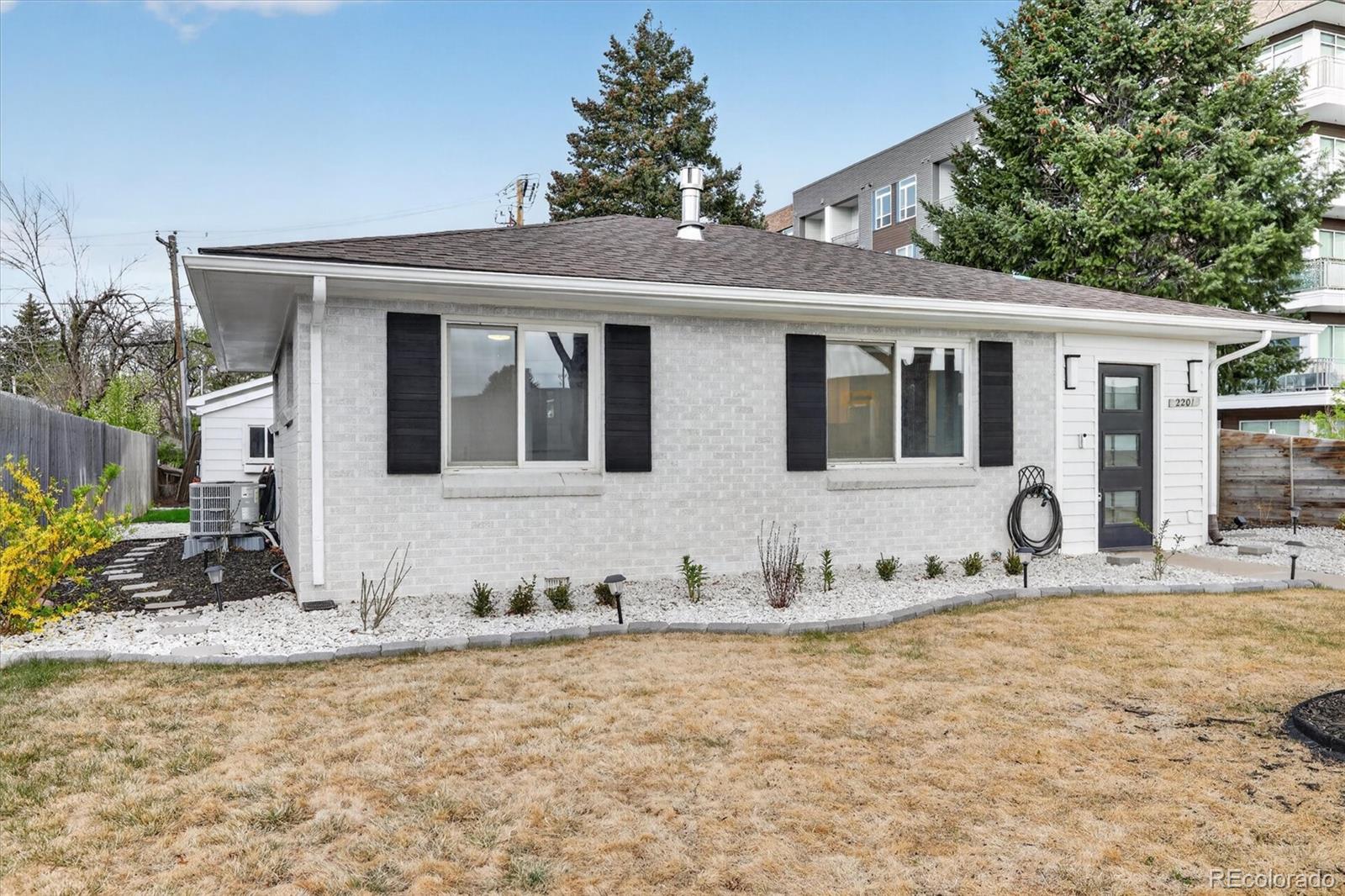 MLS Image #4 for 2201 s dexter street,denver, Colorado