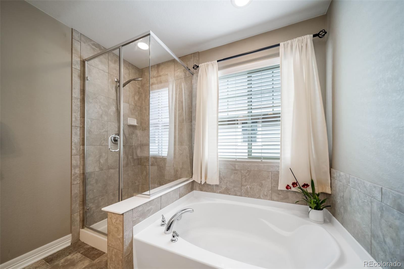 MLS Image #31 for 4966  akron street,denver, Colorado