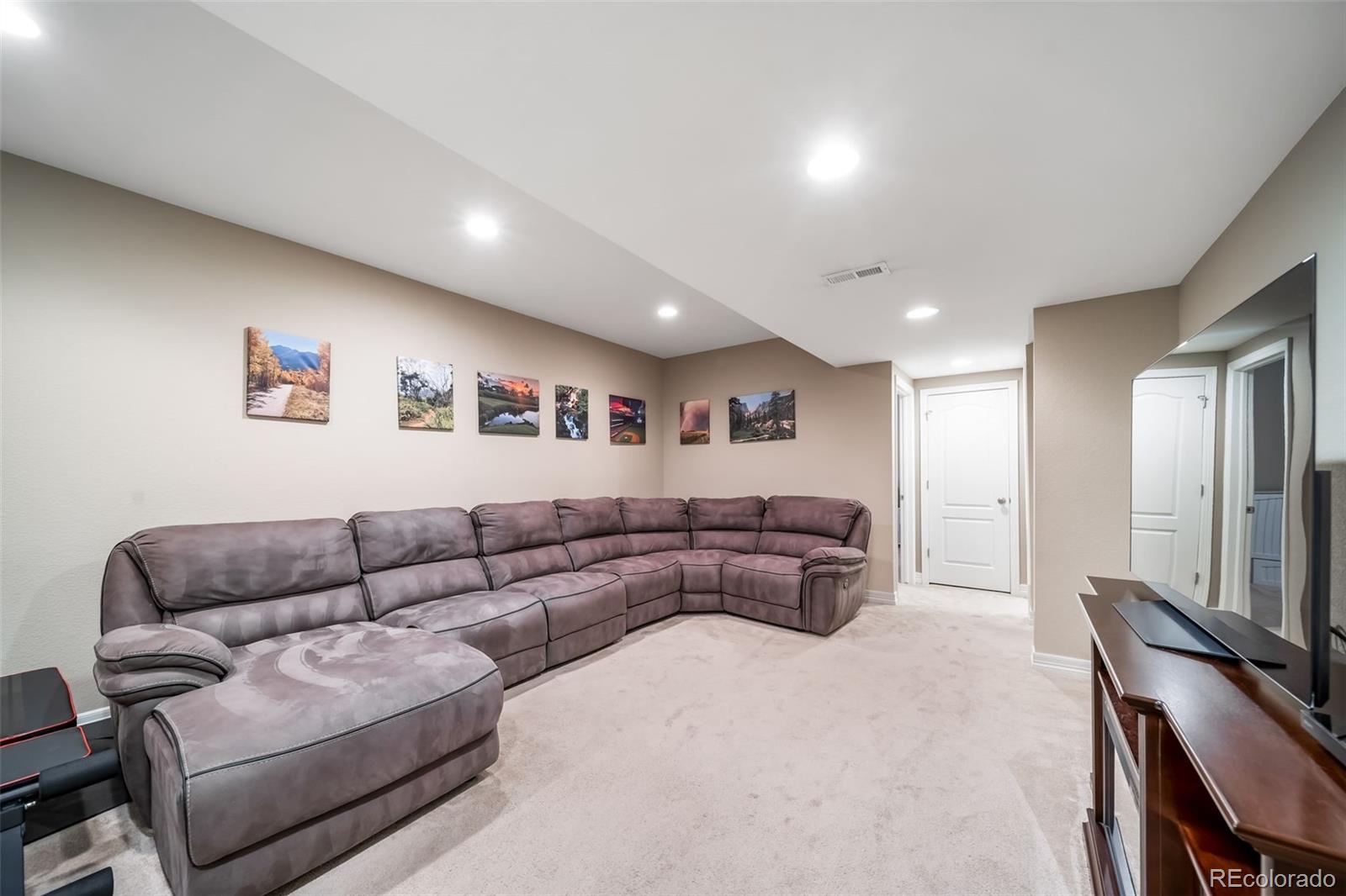MLS Image #38 for 4966  akron street,denver, Colorado