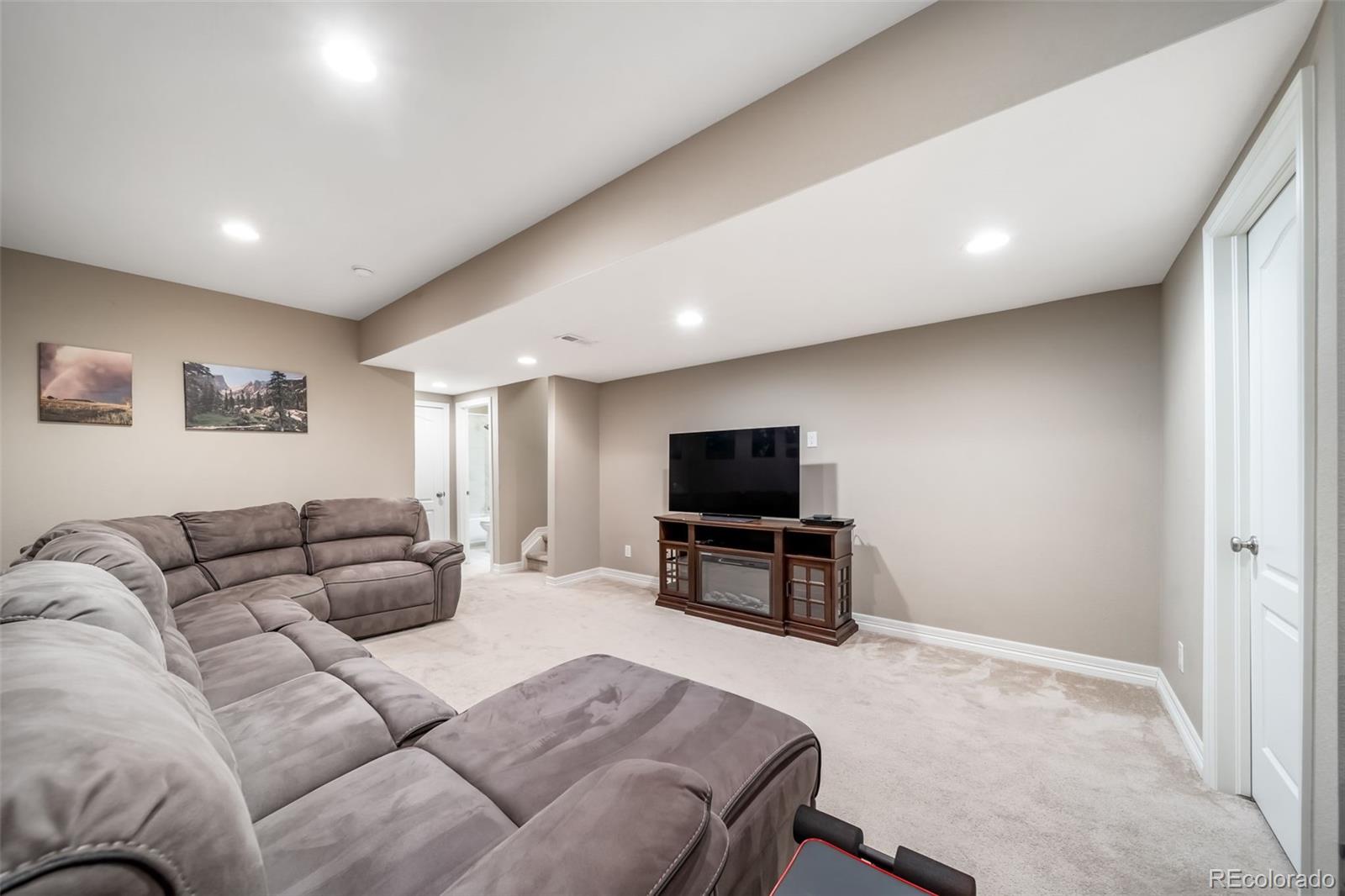 MLS Image #39 for 4966  akron street,denver, Colorado