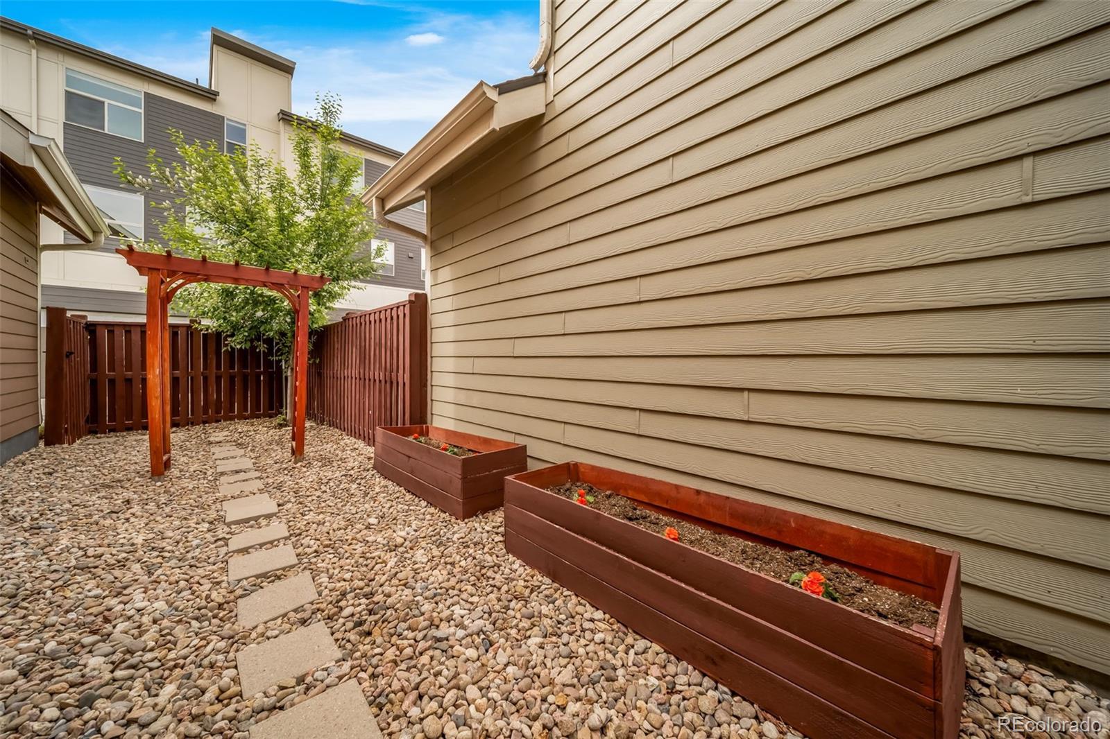 MLS Image #47 for 4966  akron street,denver, Colorado
