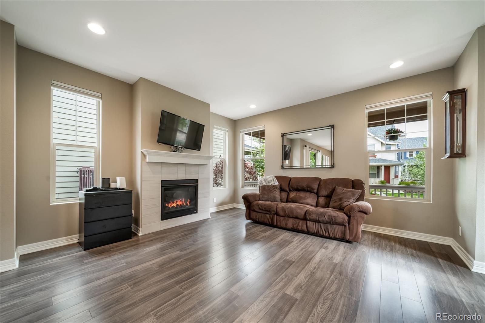 MLS Image #9 for 4966  akron street,denver, Colorado