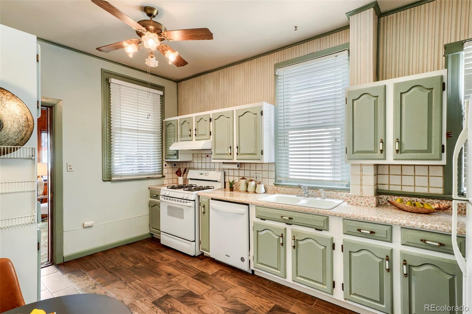 MLS Image #9 for 943 s pennsylvania street,denver, Colorado