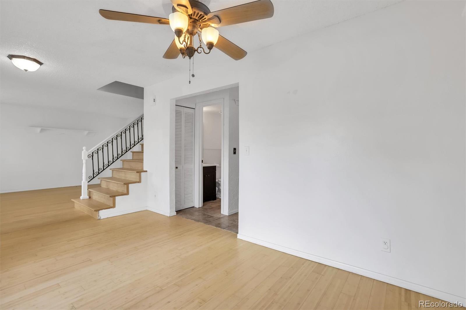 MLS Image #10 for 1024 s mobile street,aurora, Colorado