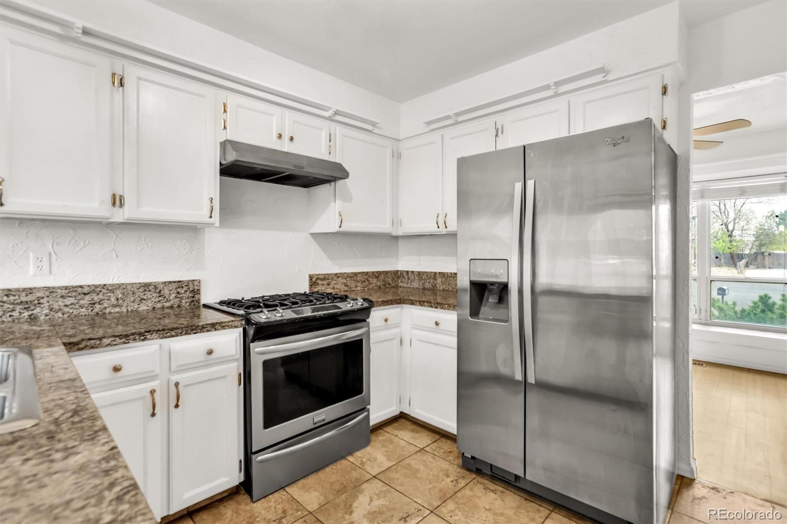 MLS Image #14 for 1024 s mobile street,aurora, Colorado