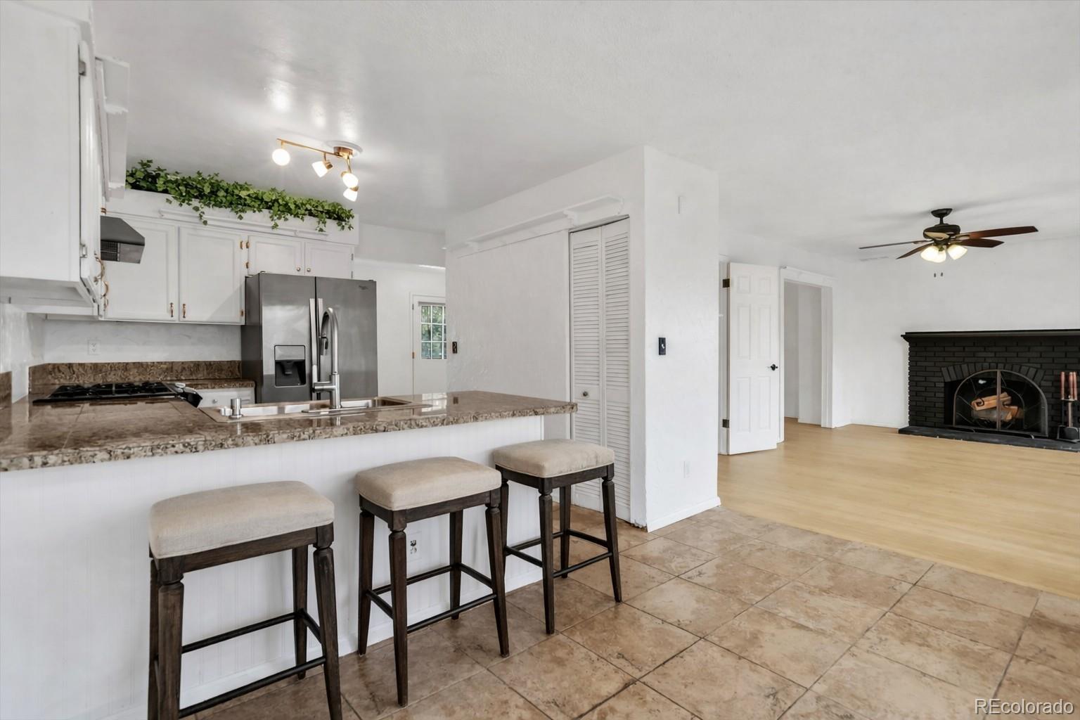 MLS Image #15 for 1024 s mobile street,aurora, Colorado