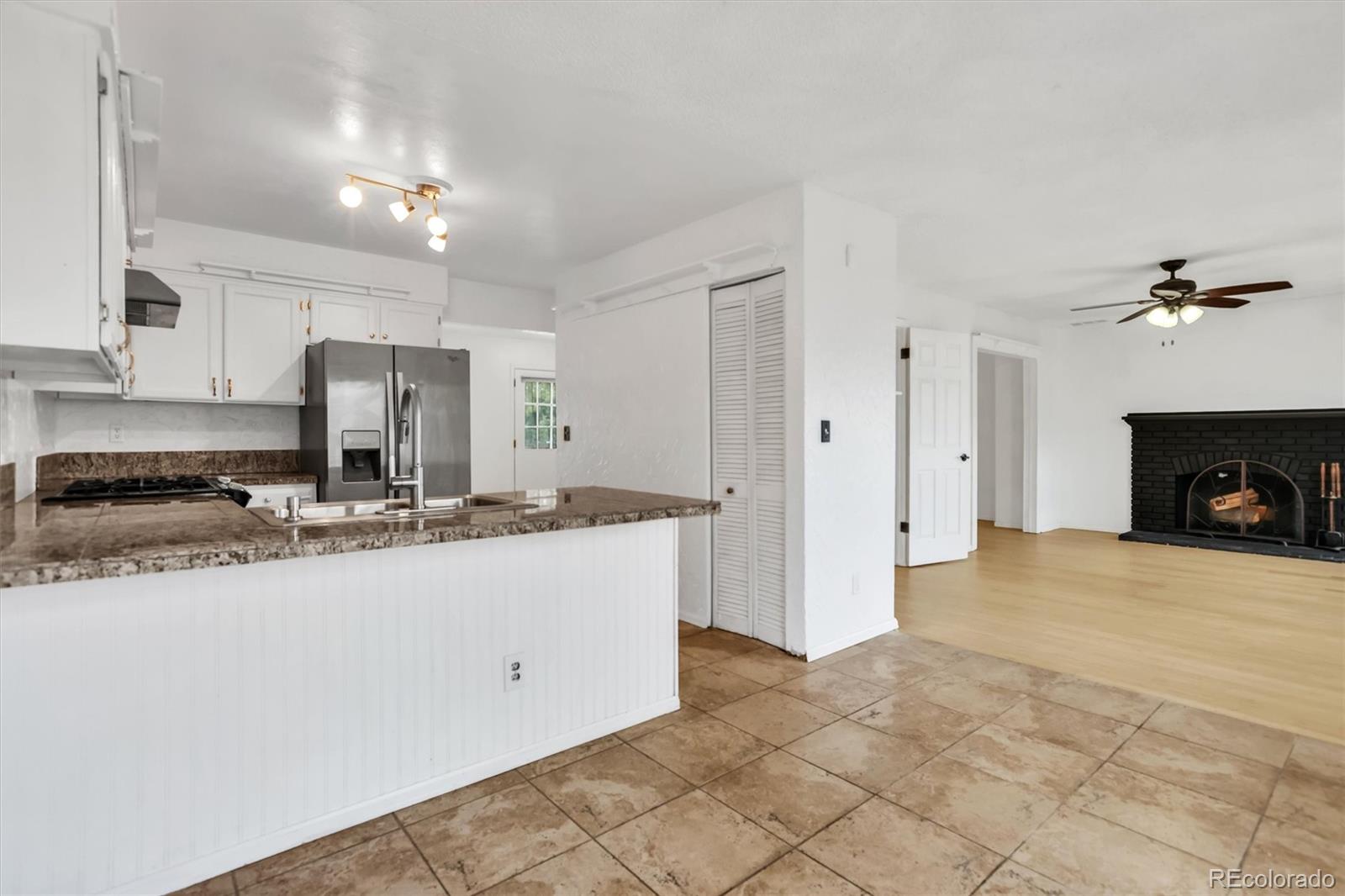 MLS Image #16 for 1024 s mobile street,aurora, Colorado