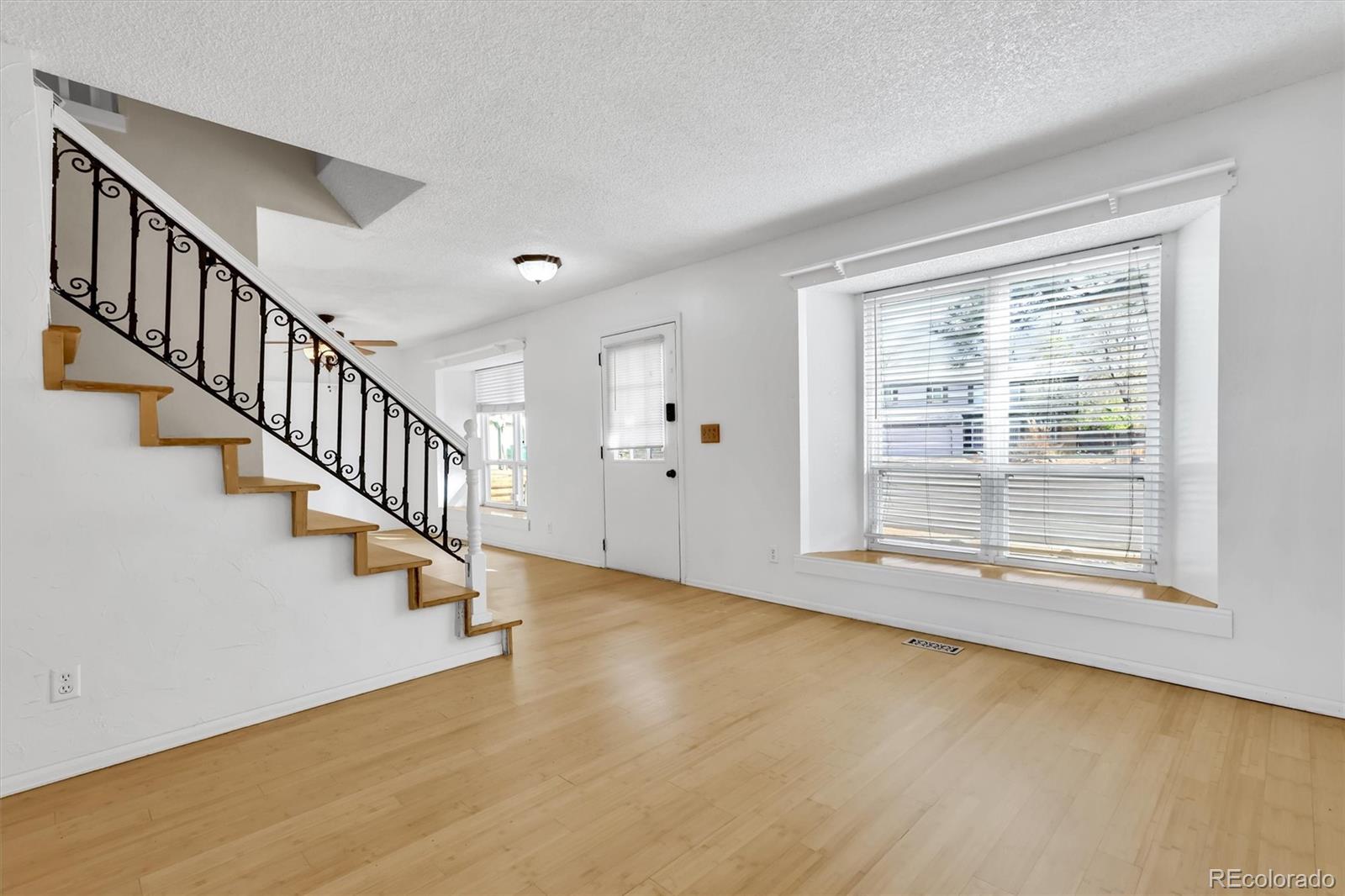 MLS Image #6 for 1024 s mobile street,aurora, Colorado