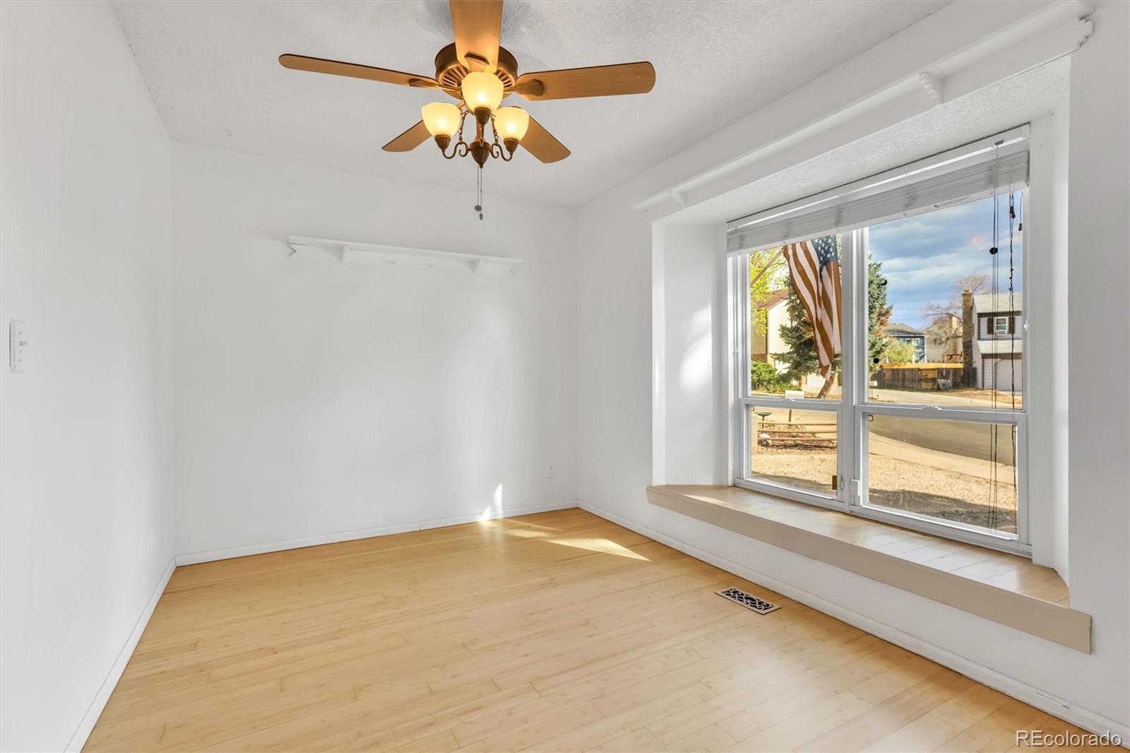 MLS Image #8 for 1024 s mobile street,aurora, Colorado