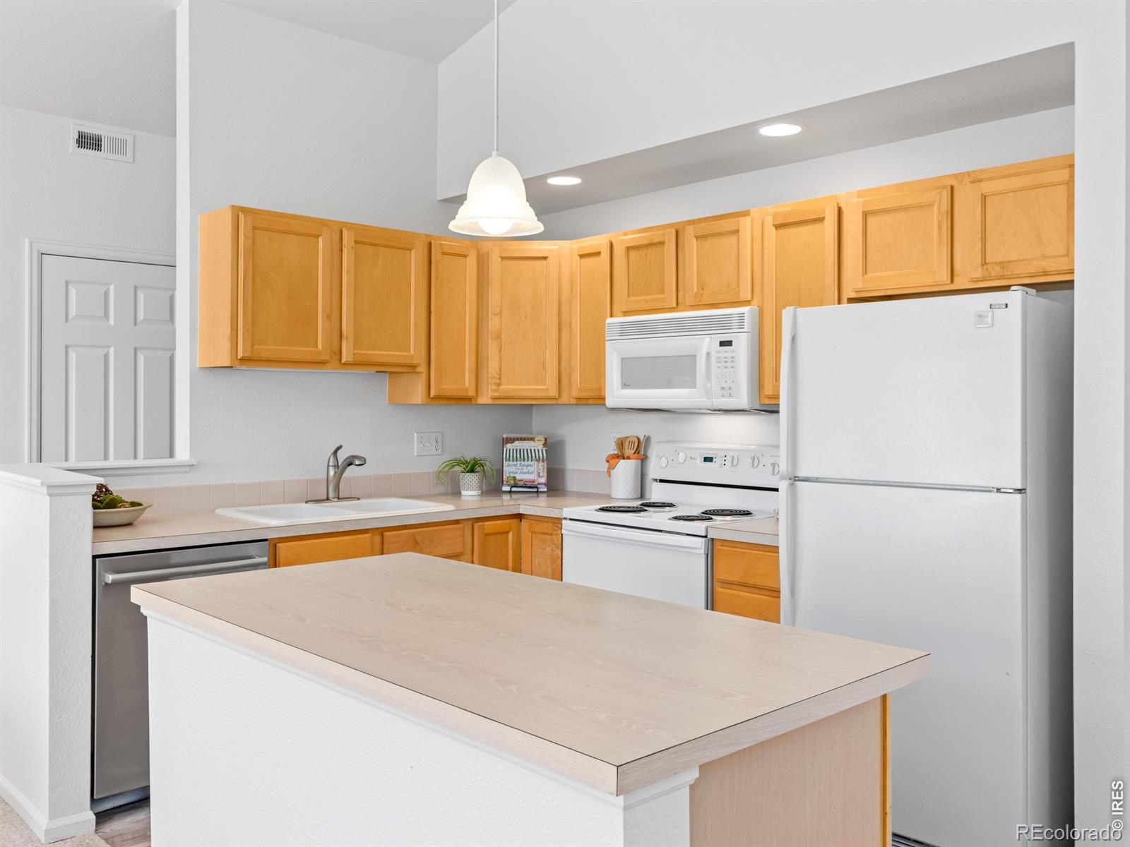MLS Image #3 for 640  gooseberry drive,longmont, Colorado