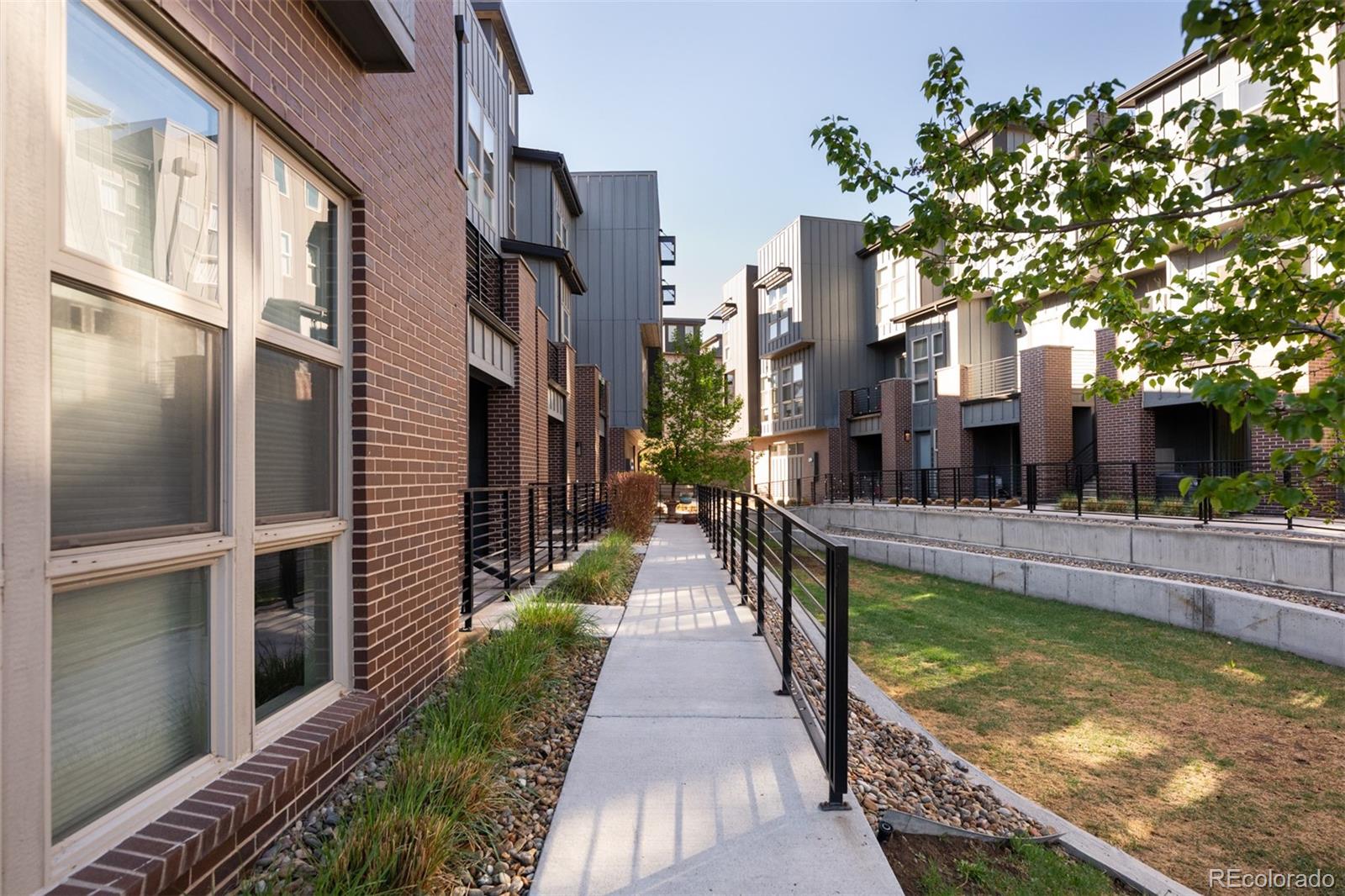 MLS Image #2 for 5003 s platte river parkway,littleton, Colorado