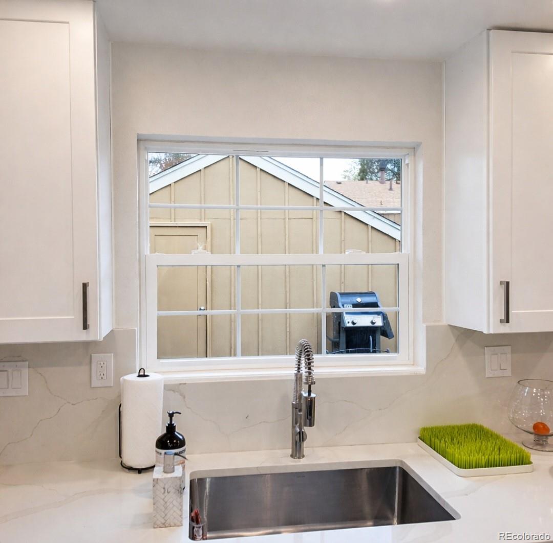 MLS Image #11 for 9002 e amherst drive a,denver, Colorado