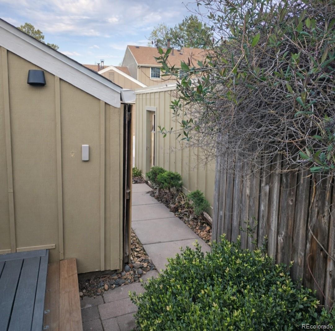MLS Image #33 for 9002 e amherst drive a,denver, Colorado
