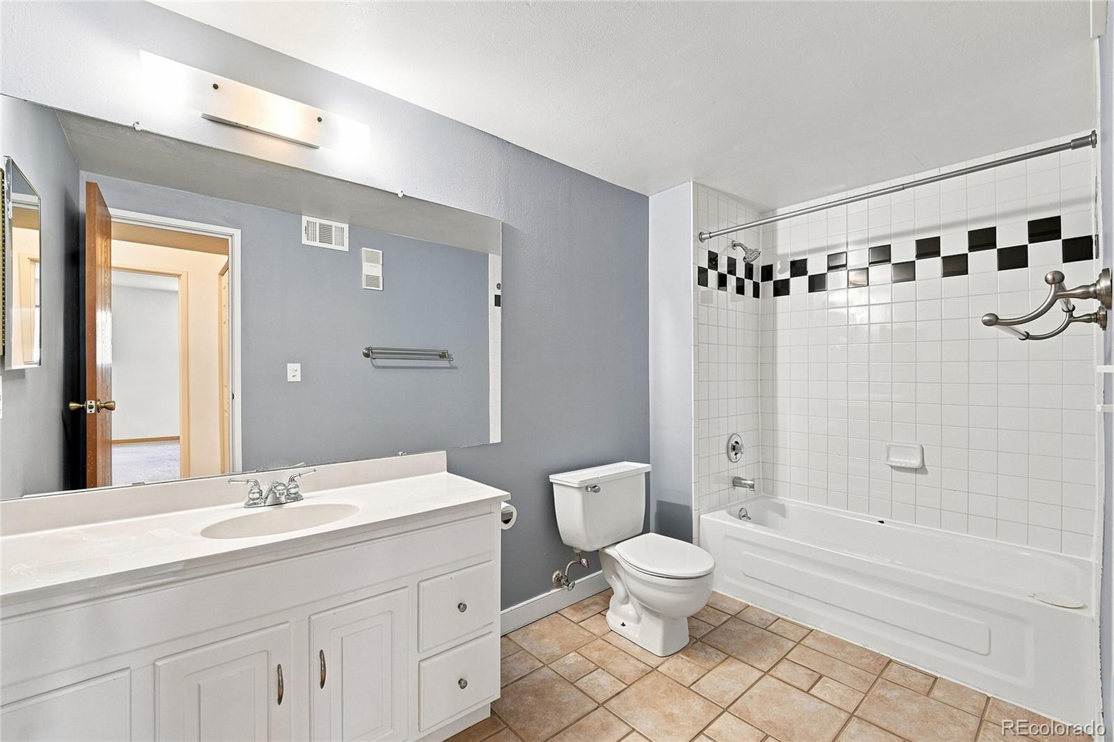 MLS Image #14 for 420  zang street 108,lakewood, Colorado