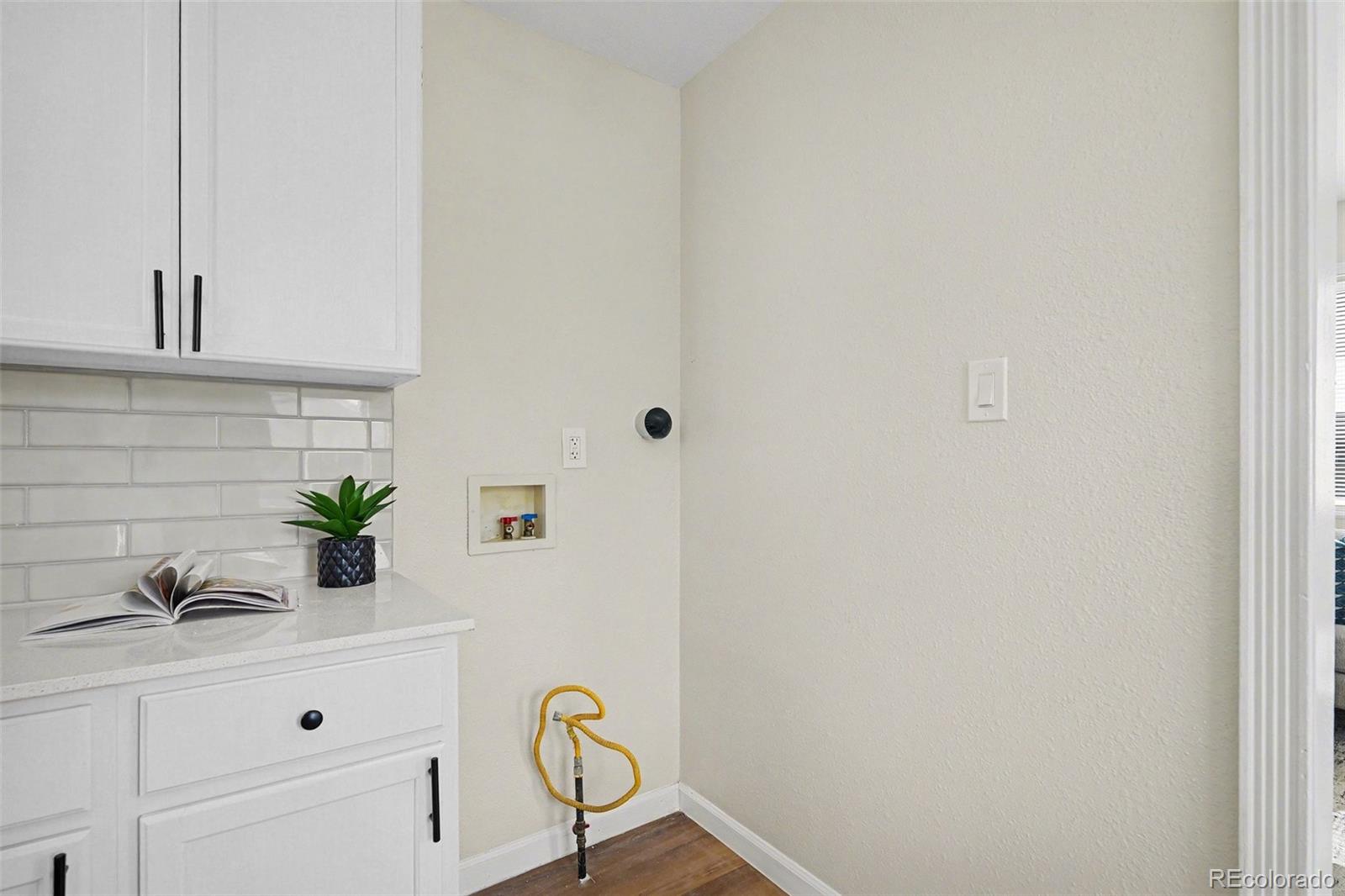 MLS Image #17 for 2691 s green court,denver, Colorado