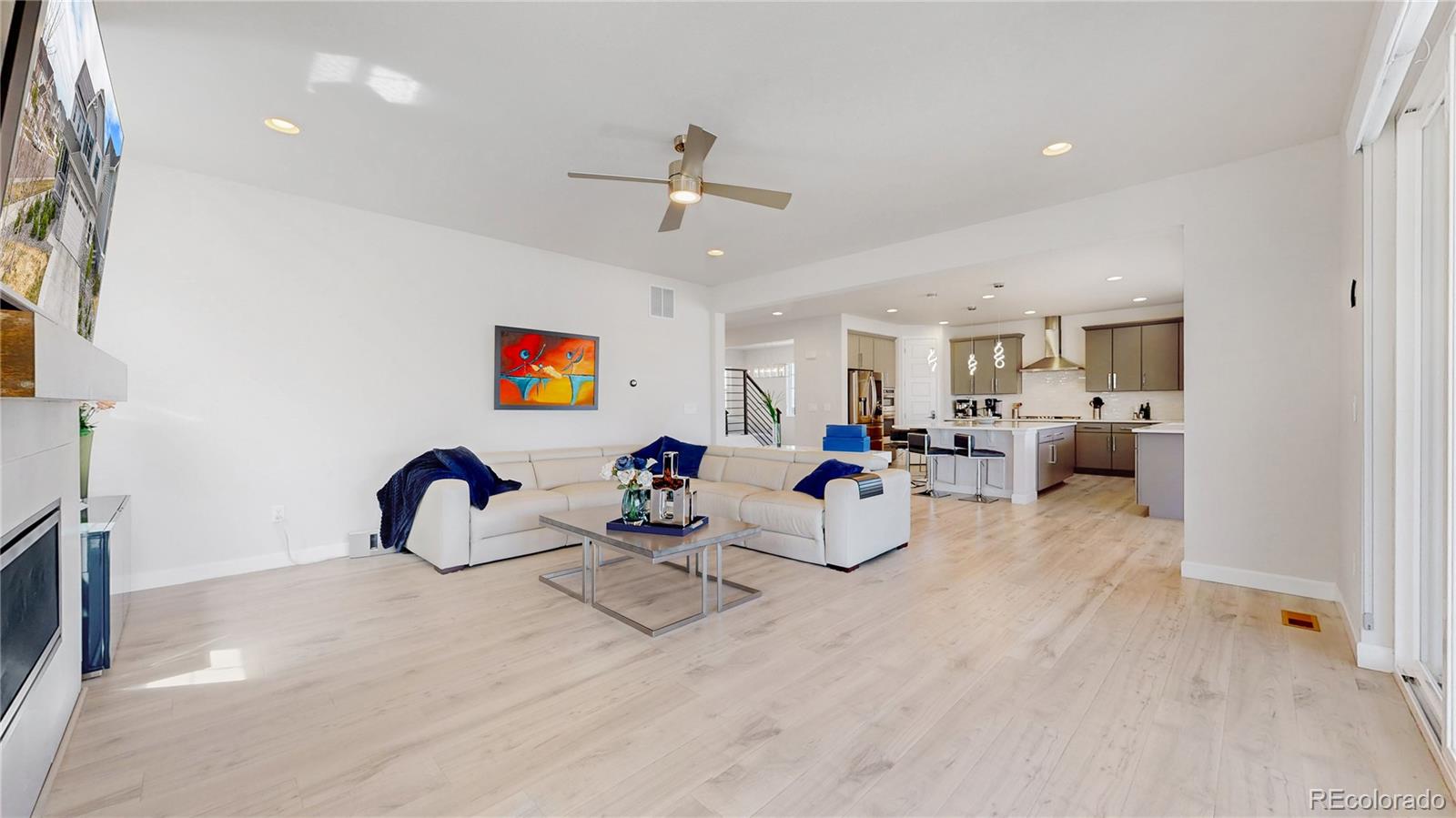MLS Image #11 for 27615 e geddes place,aurora, Colorado