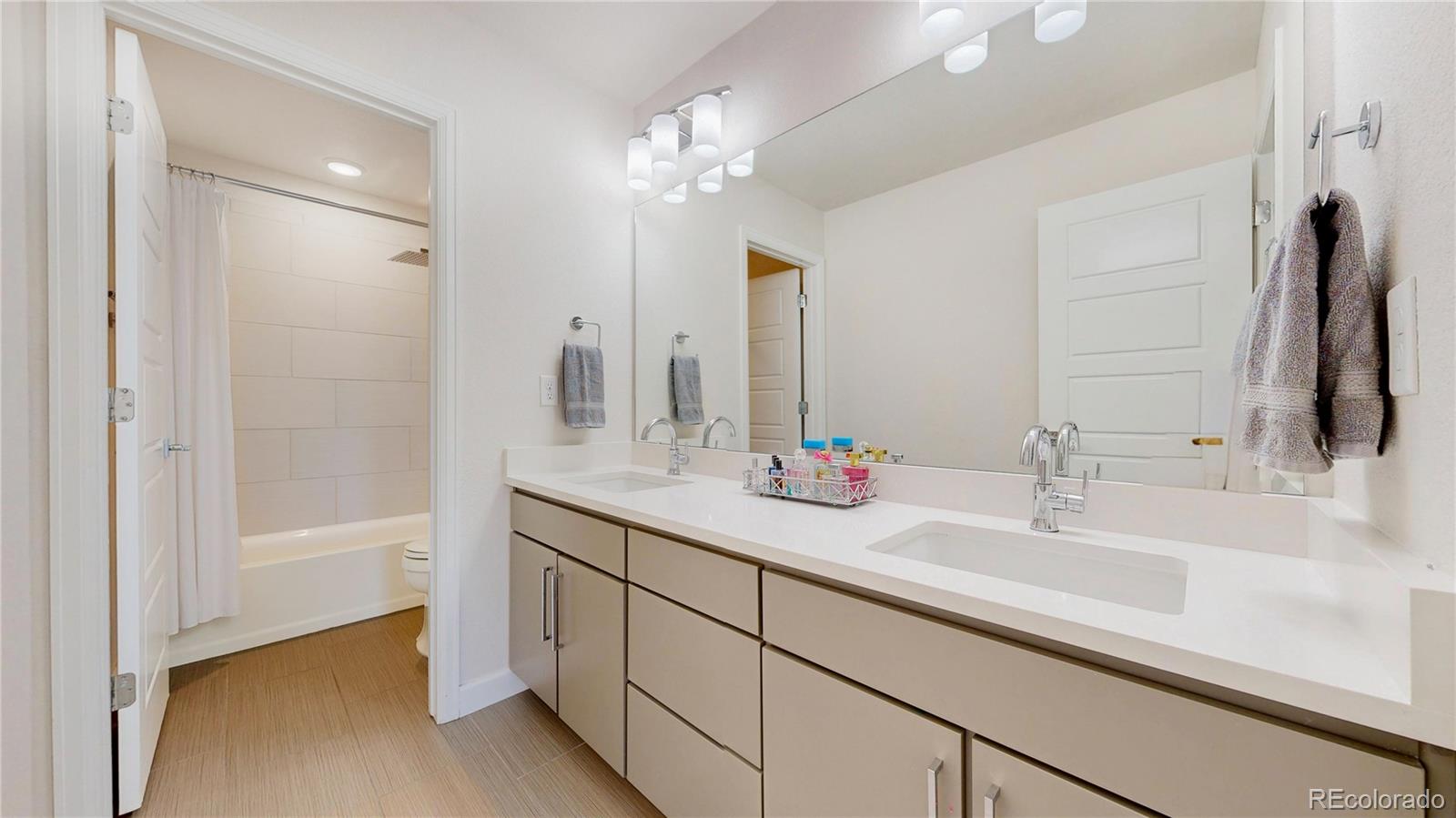 MLS Image #26 for 27615 e geddes place,aurora, Colorado