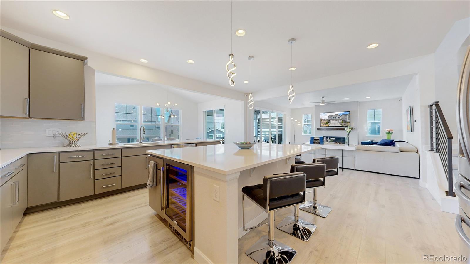 MLS Image #8 for 27615 e geddes place,aurora, Colorado