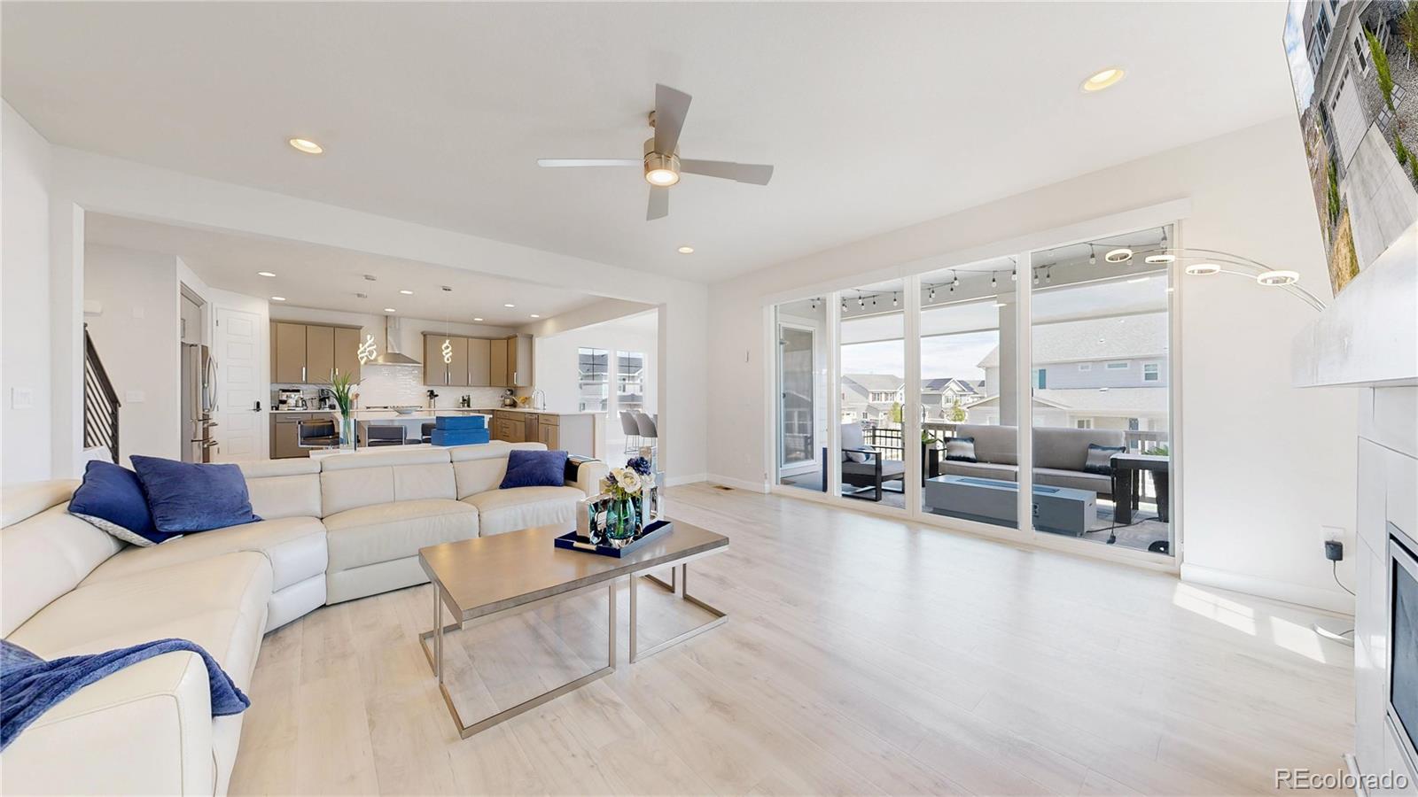 MLS Image #9 for 27615 e geddes place,aurora, Colorado