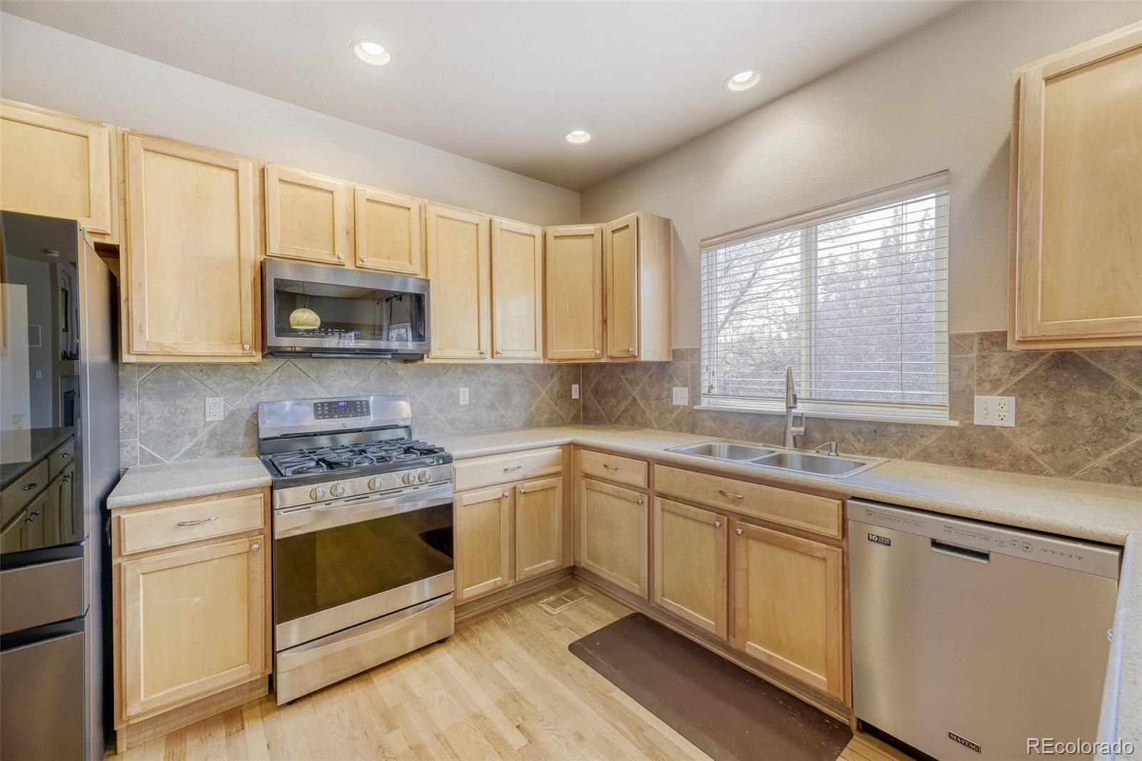 MLS Image #2 for 10093  eagle valley way,highlands ranch, Colorado
