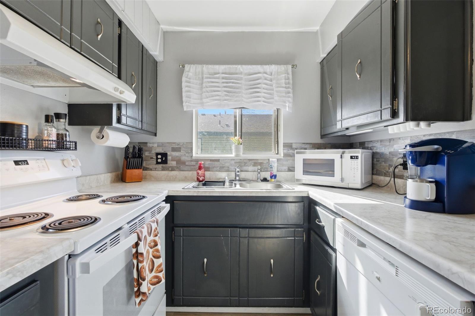 MLS Image #8 for 3355 s flower street,lakewood, Colorado