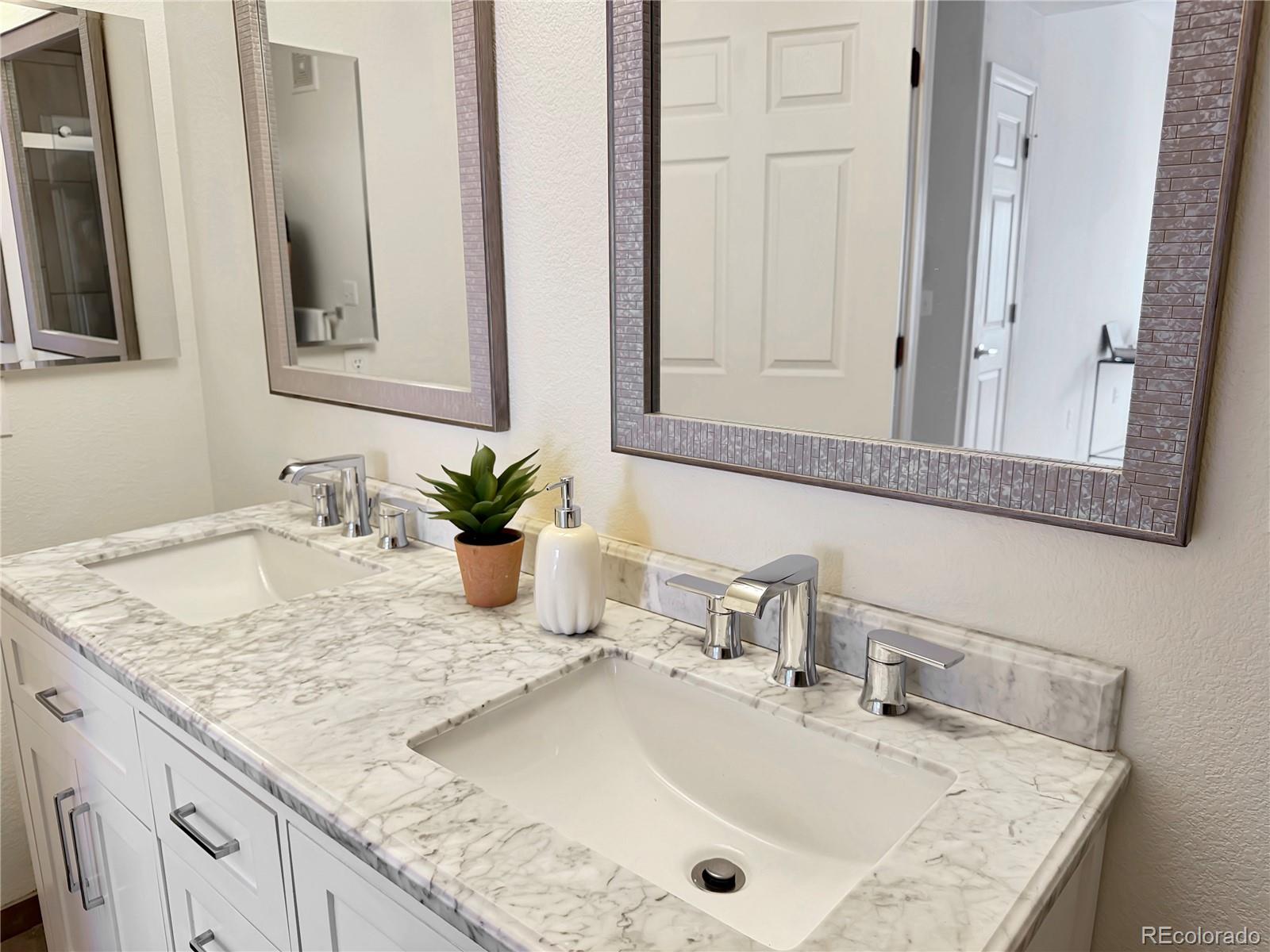 MLS Image #20 for 4875 s balsam way,littleton, Colorado