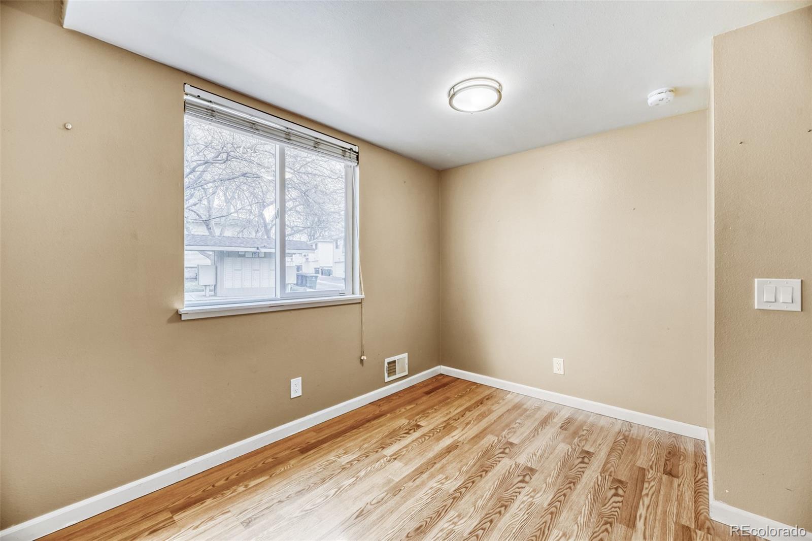 MLS Image #10 for 9195 e lehigh avenue,denver, Colorado