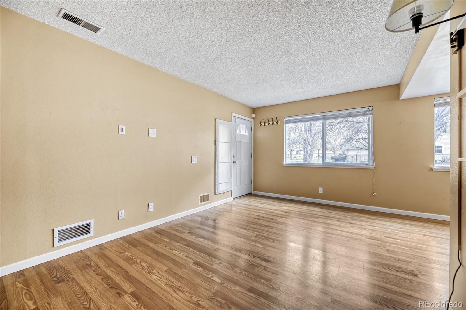 MLS Image #3 for 9195 e lehigh avenue,denver, Colorado