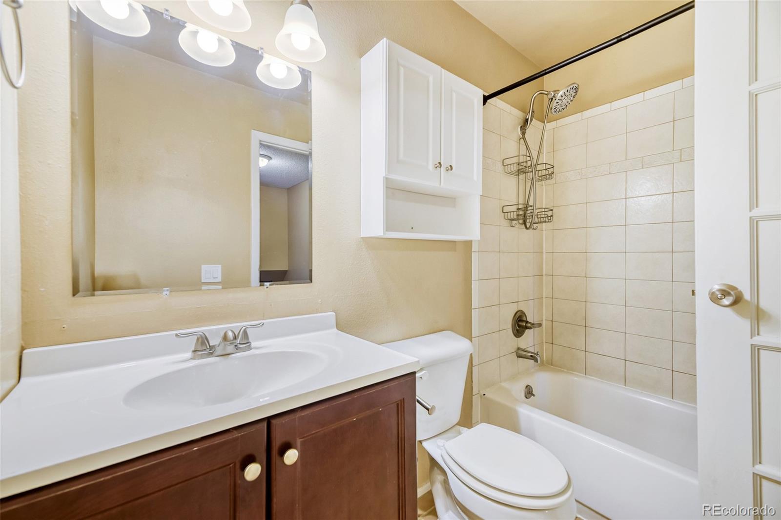 MLS Image #9 for 9195 e lehigh avenue,denver, Colorado