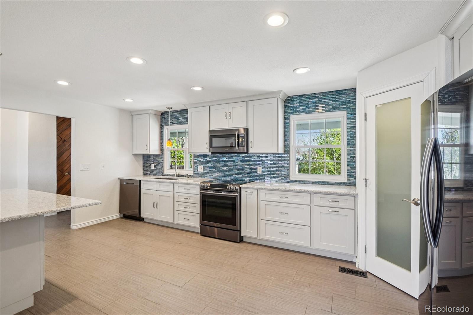 MLS Image #13 for 6704  grove street,denver, Colorado