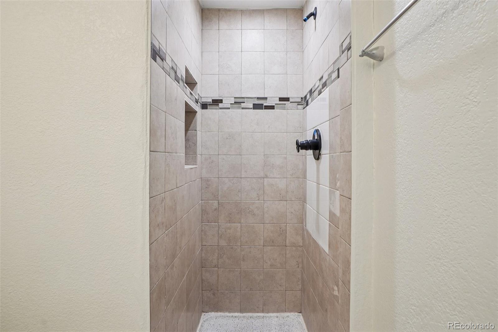 MLS Image #29 for 6704  grove street,denver, Colorado