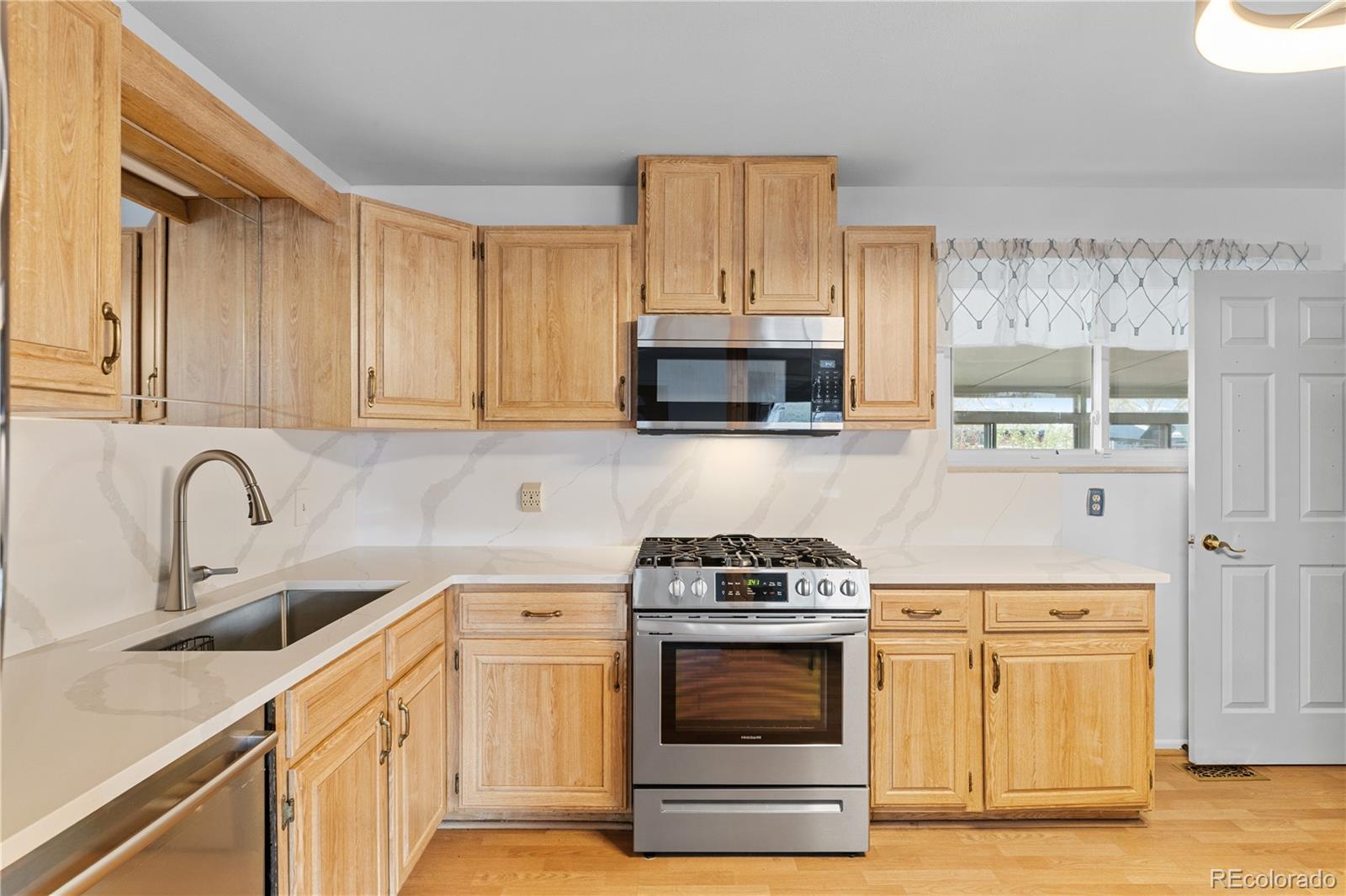 MLS Image #13 for 13041  olmsted place,denver, Colorado