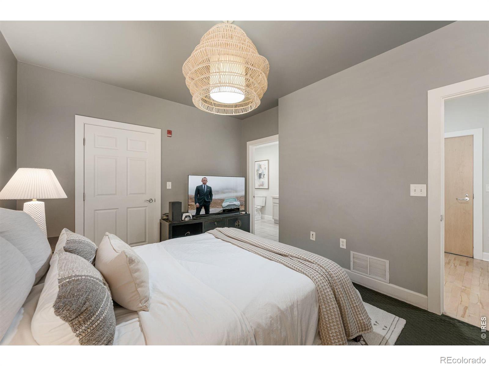 MLS Image #16 for 1630 n clarkson street,denver, Colorado