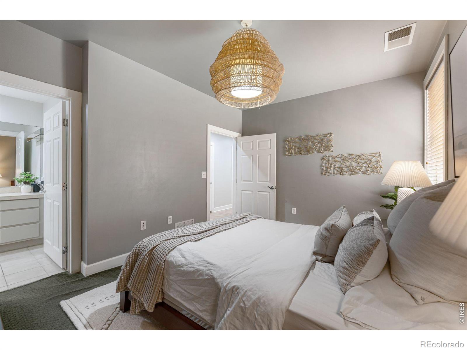 MLS Image #18 for 1630 n clarkson street,denver, Colorado