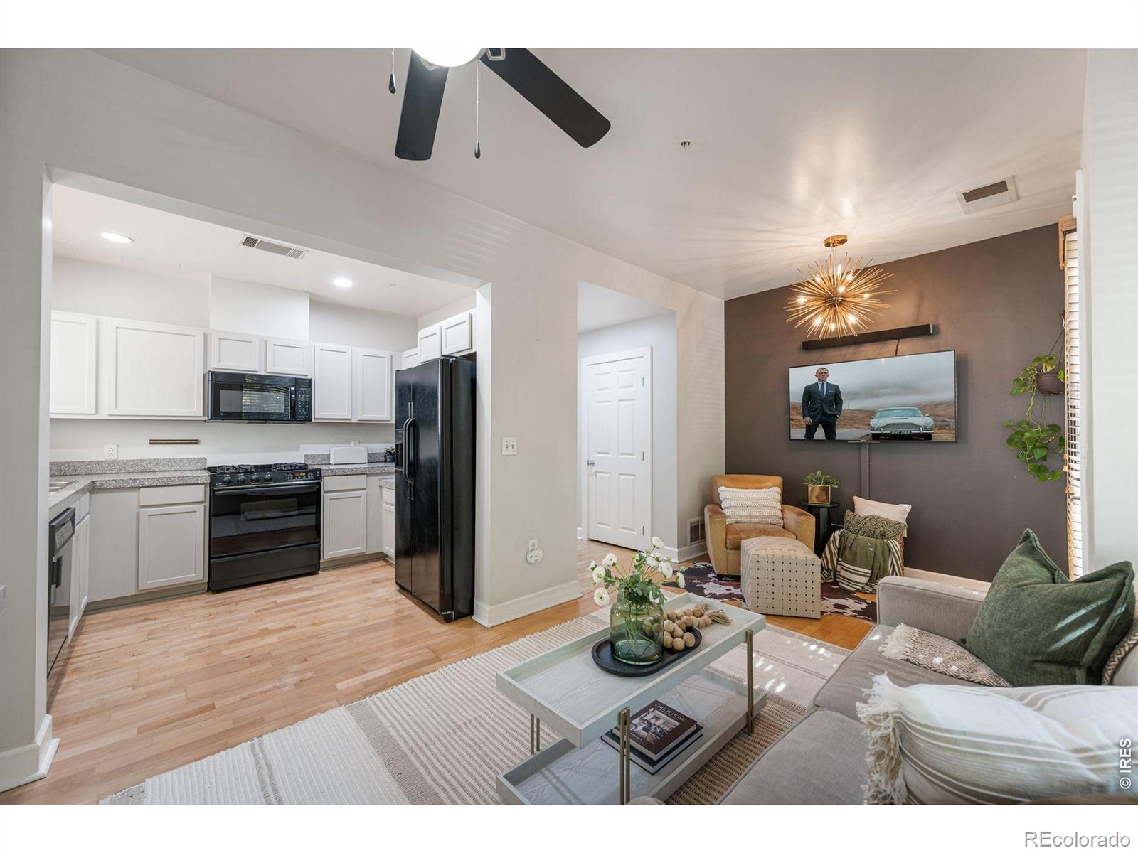 MLS Image #6 for 1630 n clarkson street,denver, Colorado