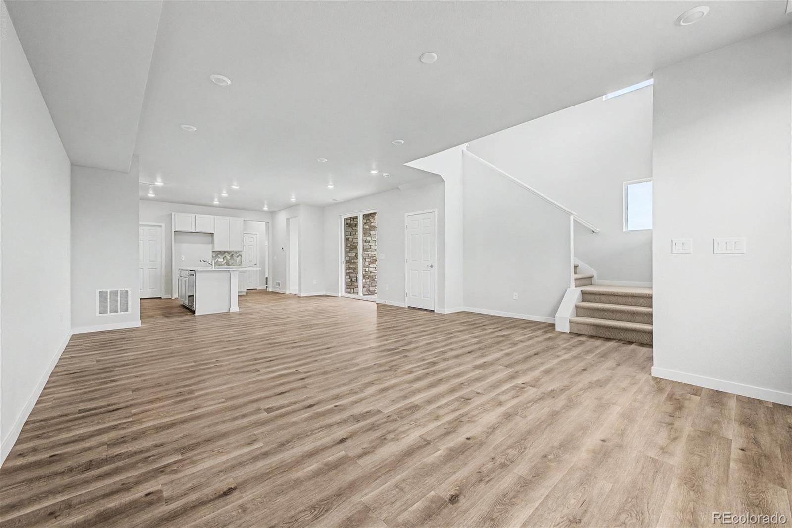 MLS Image #10 for 5802 n perth street,aurora, Colorado