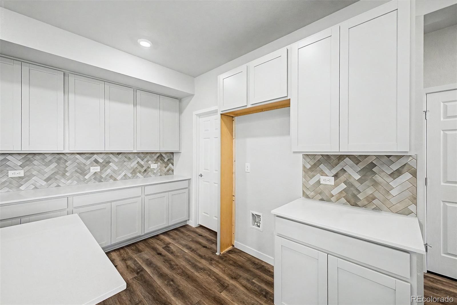 MLS Image #15 for 5802 n perth street,aurora, Colorado