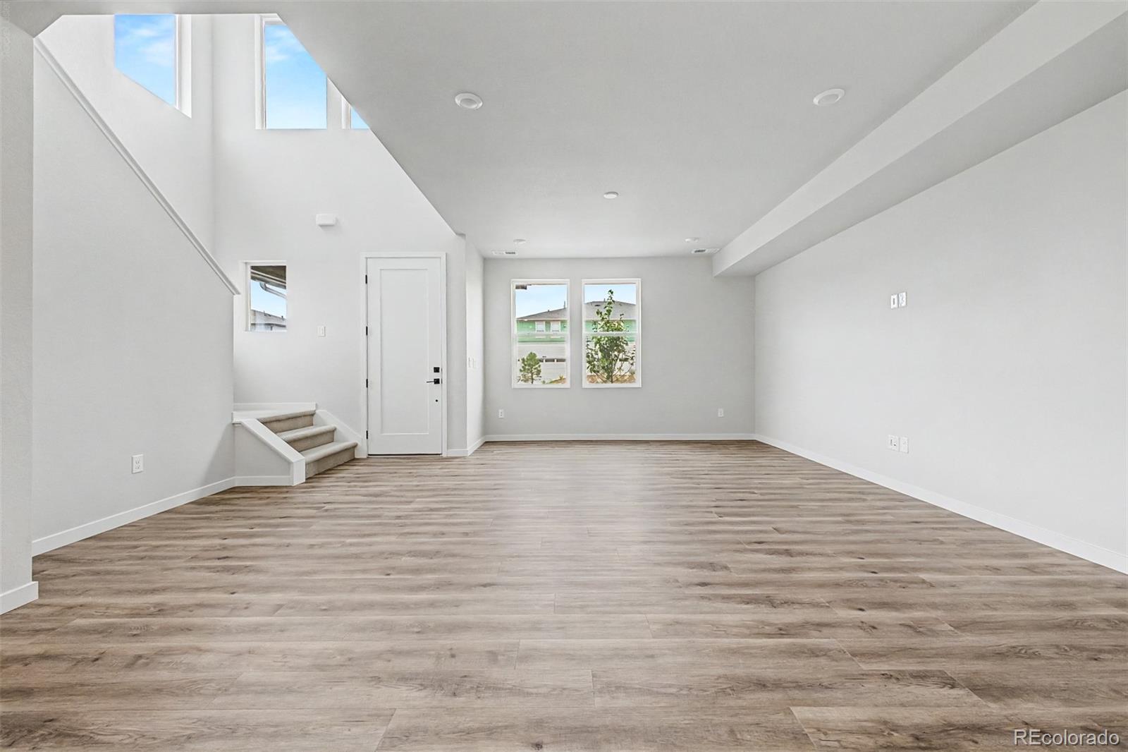 MLS Image #5 for 5802 n perth street,aurora, Colorado