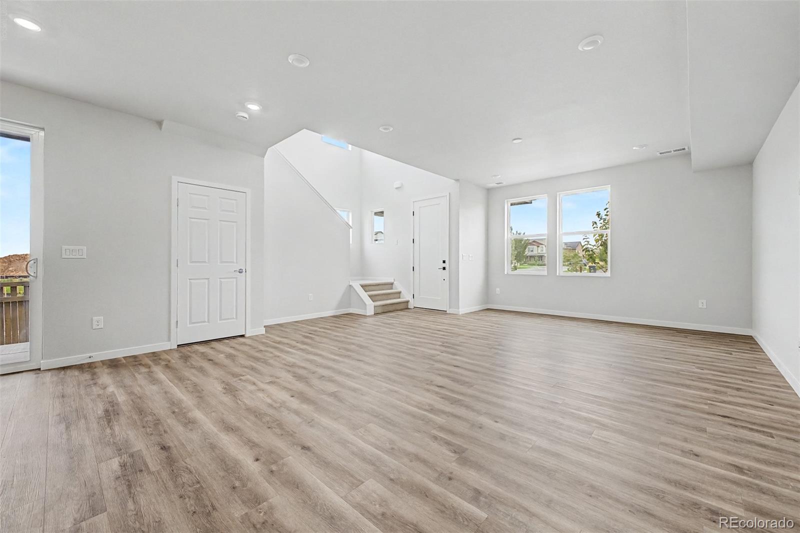 MLS Image #7 for 5802 n perth street,aurora, Colorado