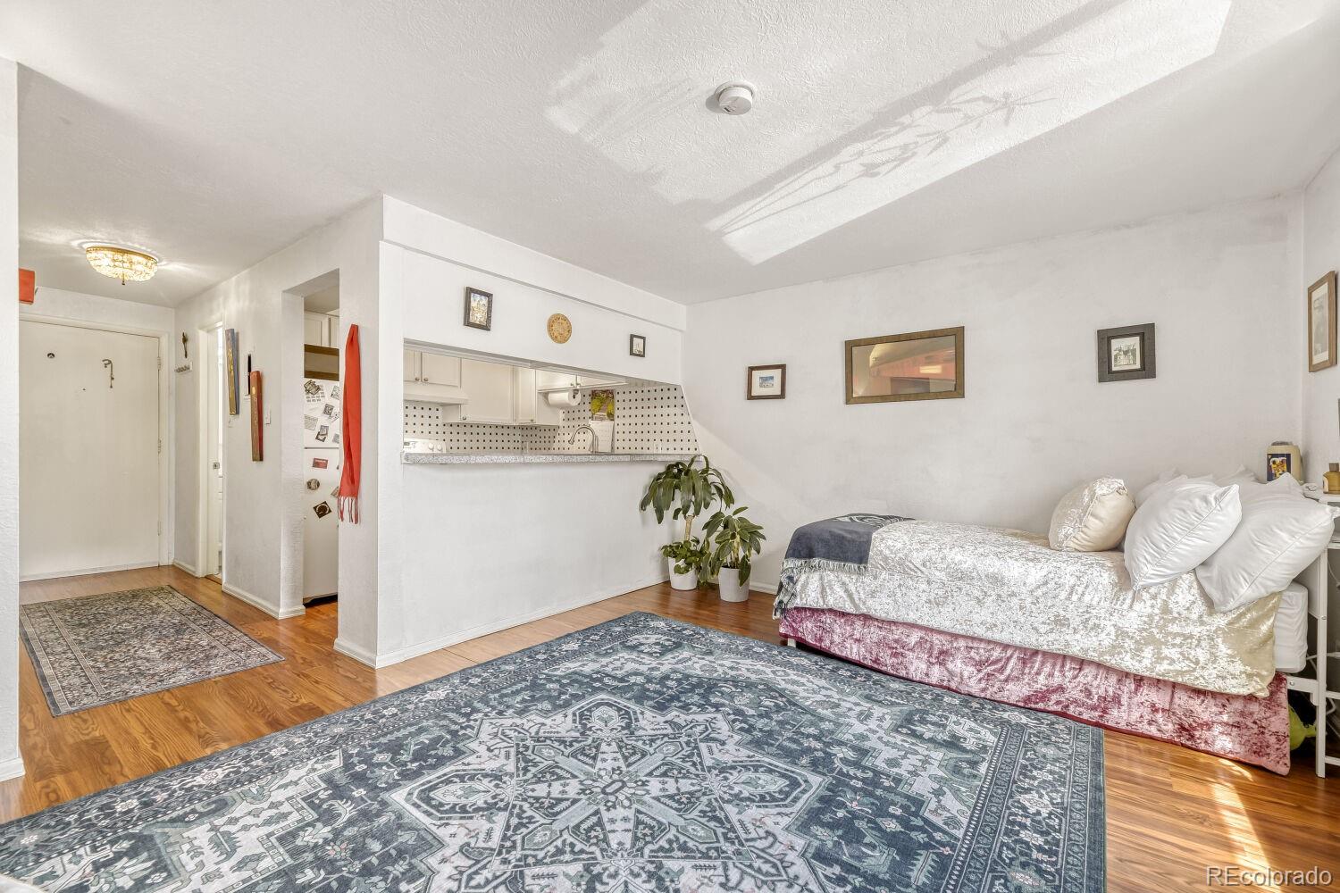 MLS Image #11 for 1260  york street,denver, Colorado