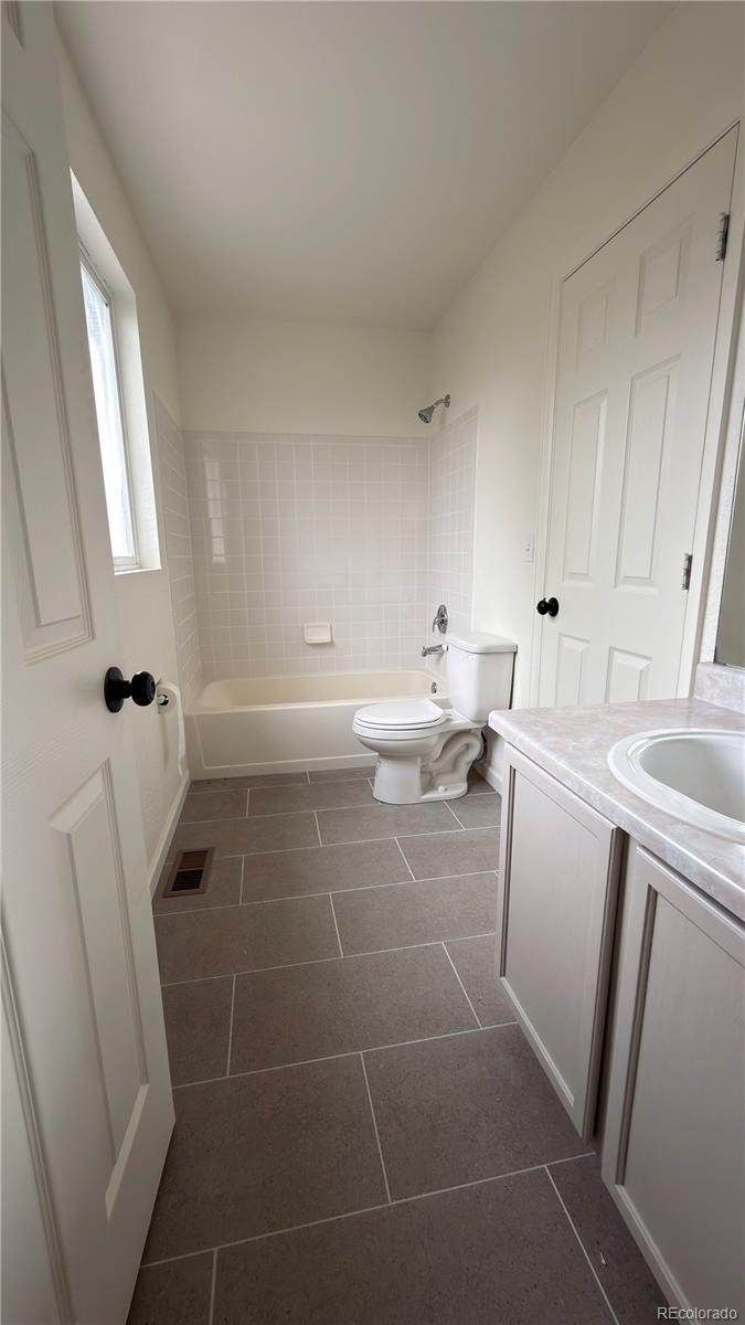 MLS Image #17 for 19625 e montview drive,aurora, Colorado
