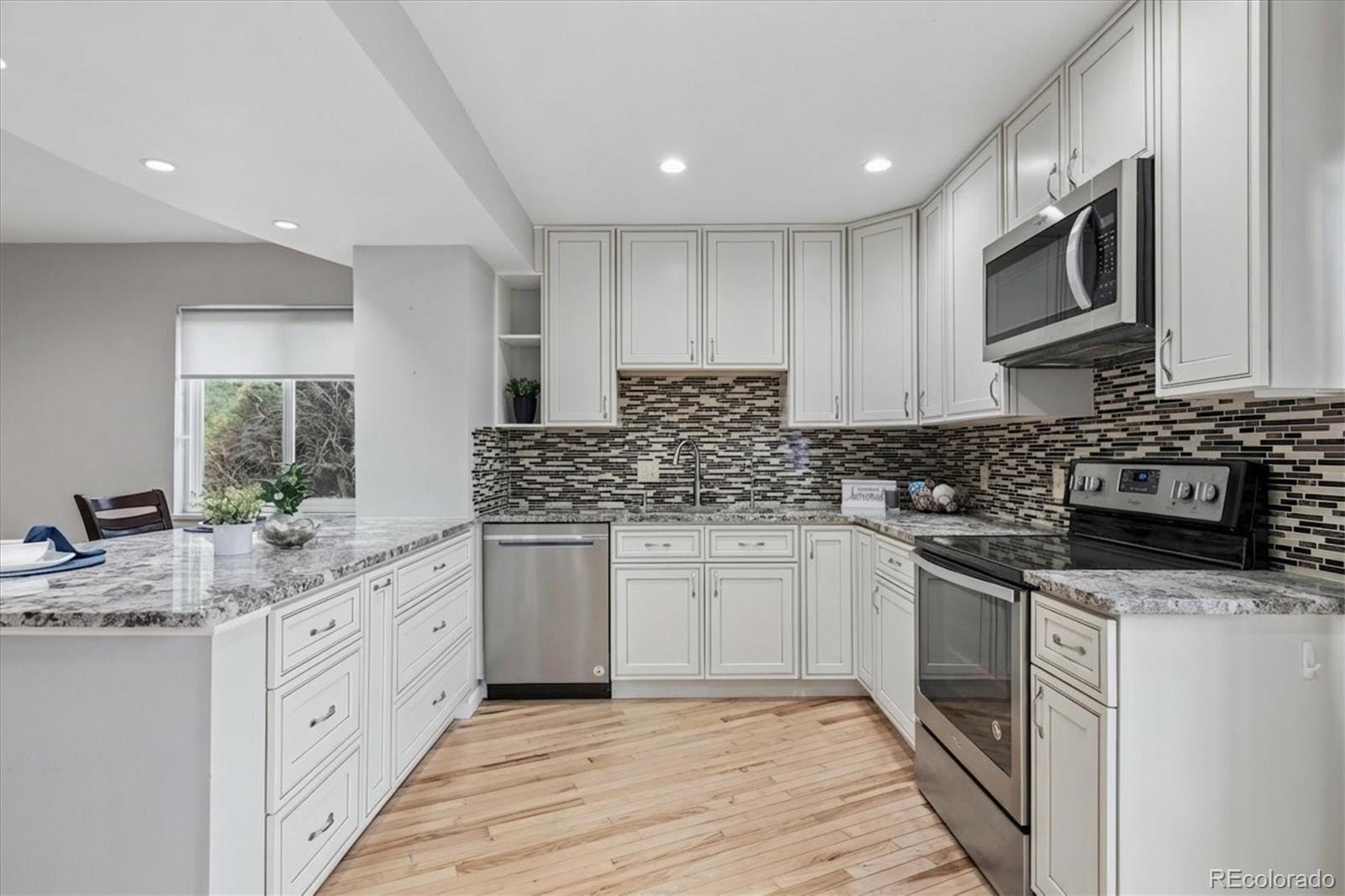 MLS Image #4 for 6400 e mississippi avenue,denver, Colorado