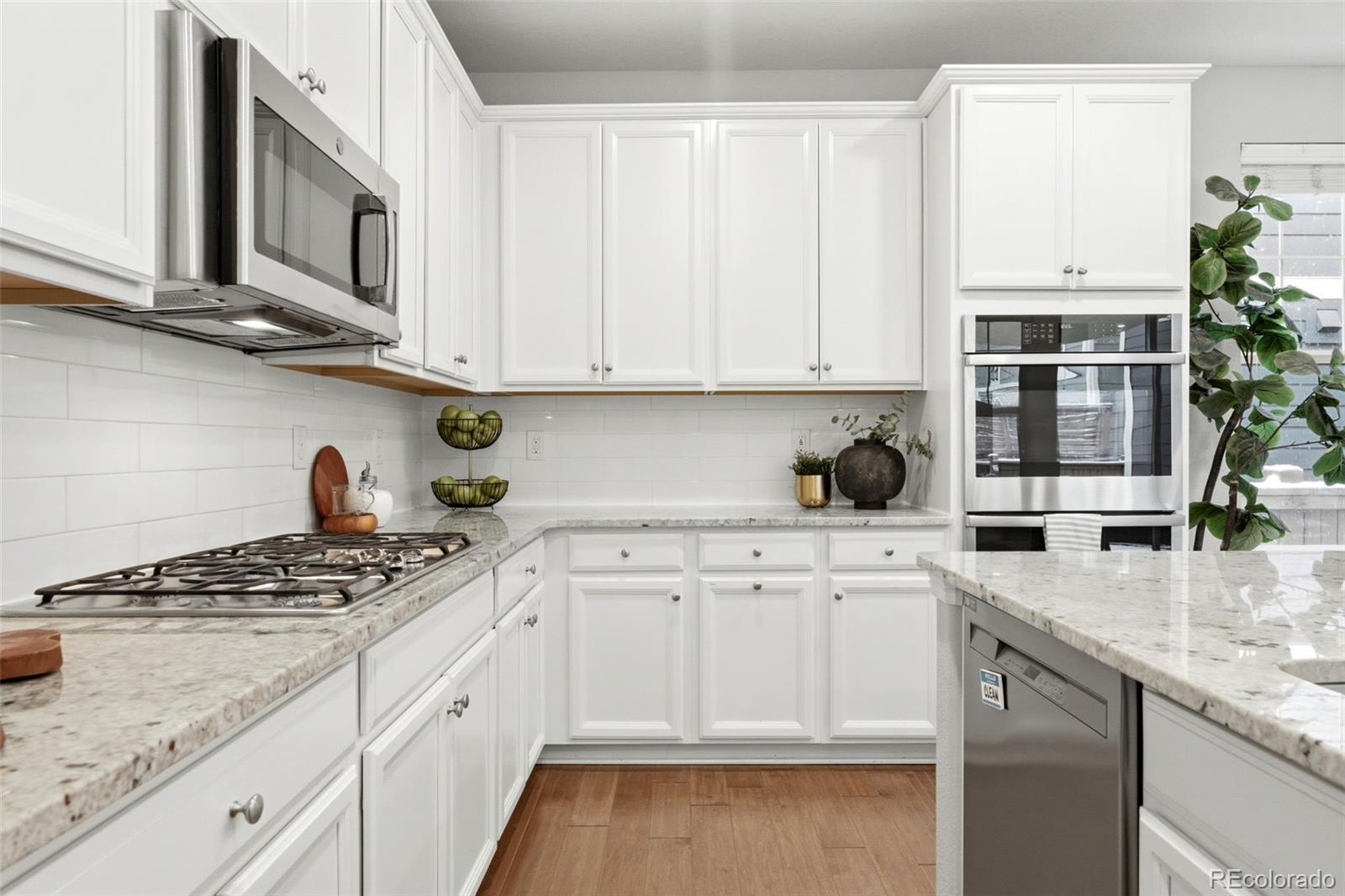MLS Image #14 for 9456 e 51st drive,denver, Colorado