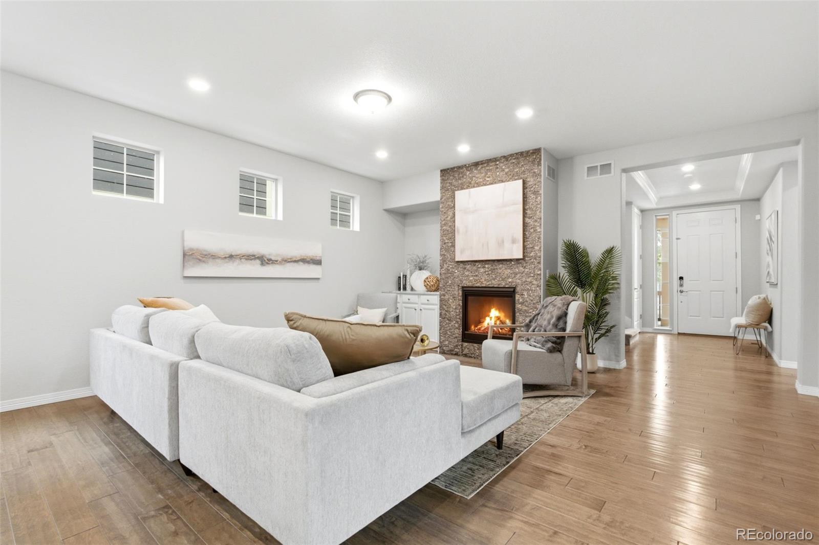 MLS Image #4 for 9456 e 51st drive,denver, Colorado