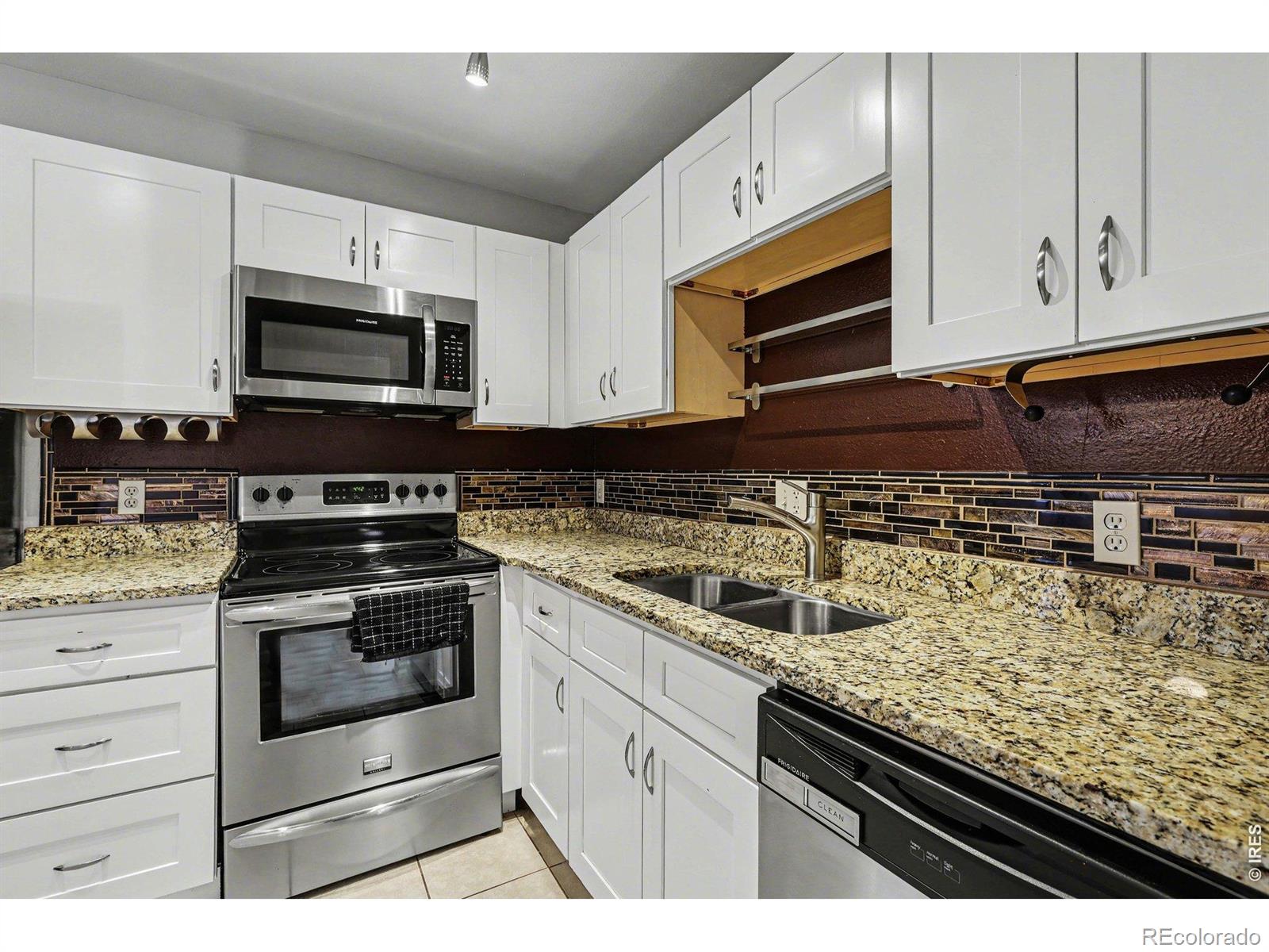MLS Image #7 for 6800 e tennessee avenue,denver, Colorado