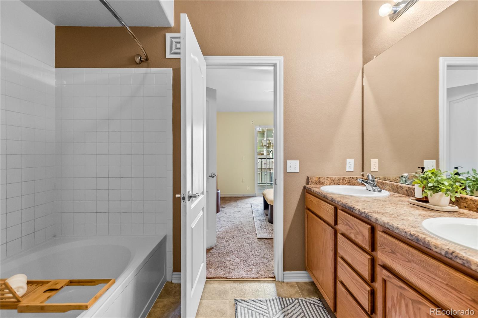 MLS Image #19 for 18669  stroh road 10204,parker, Colorado
