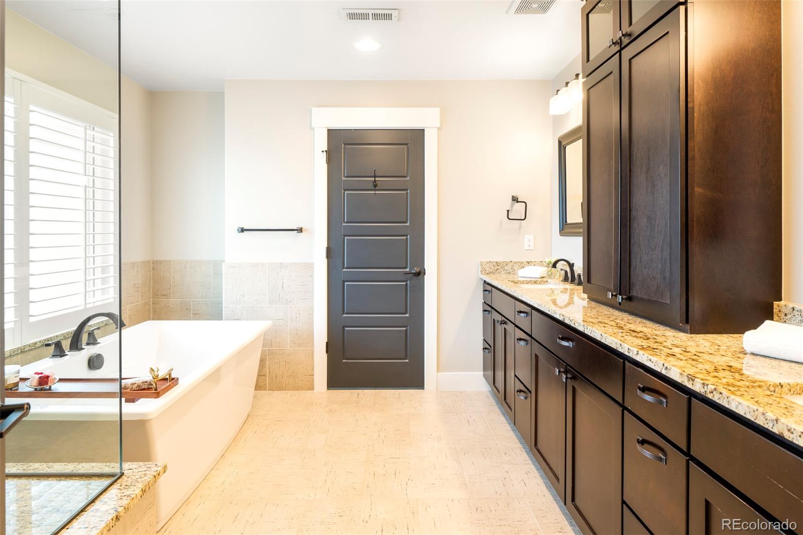 MLS Image #21 for 136  magnolia street,denver, Colorado