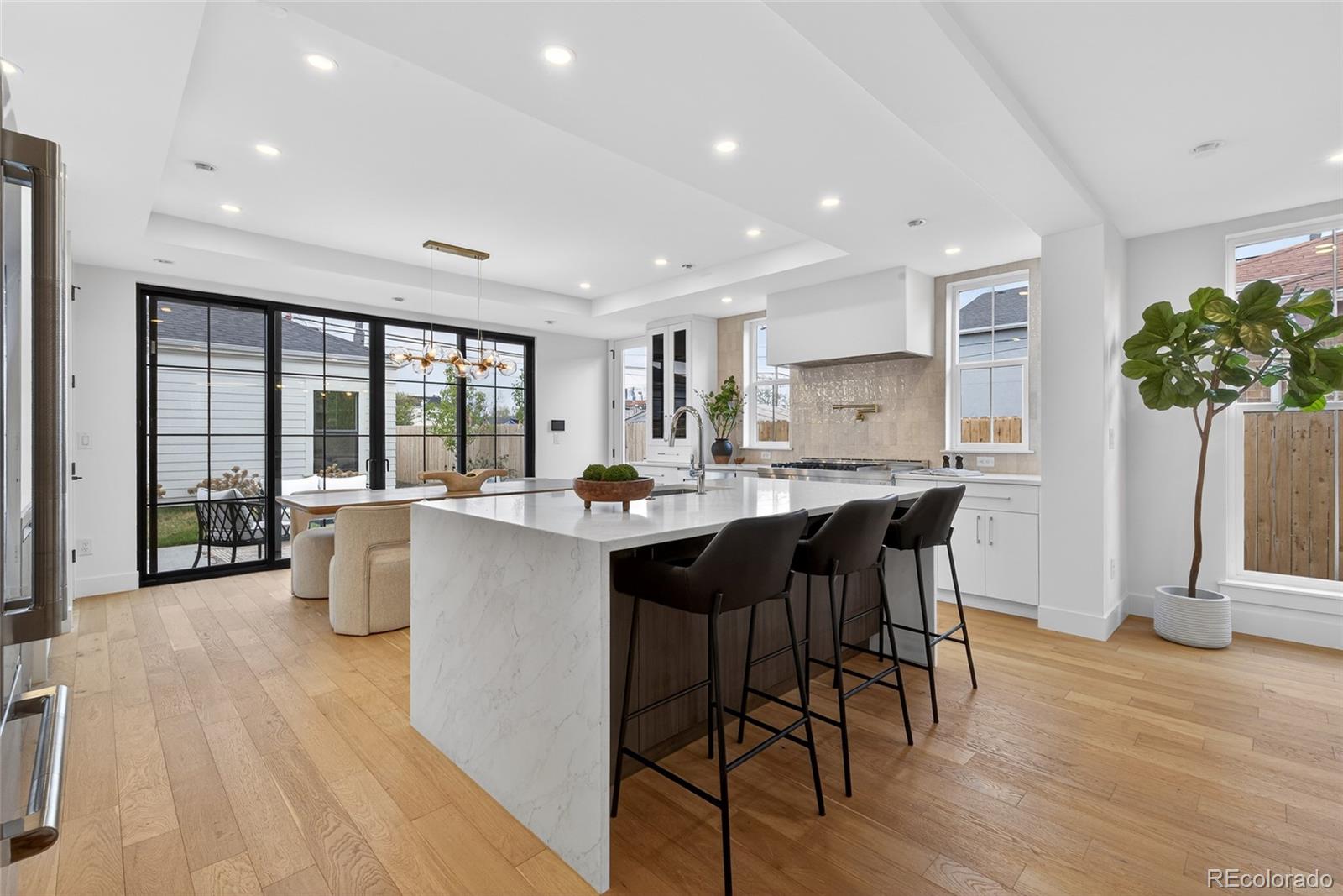 MLS Image #10 for 2362 s acoma street,denver, Colorado