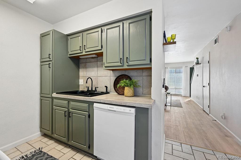 MLS Image #10 for 12155 e ford avenue ,aurora, Colorado