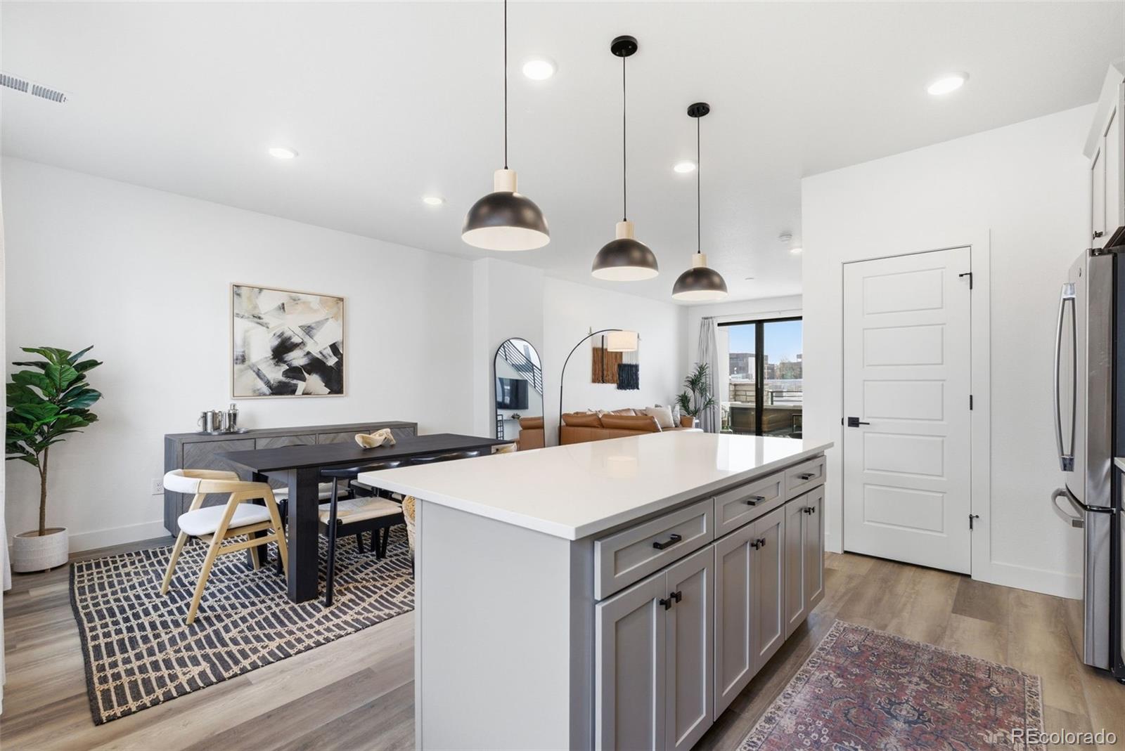 MLS Image #7 for 2048 s holly street,denver, Colorado
